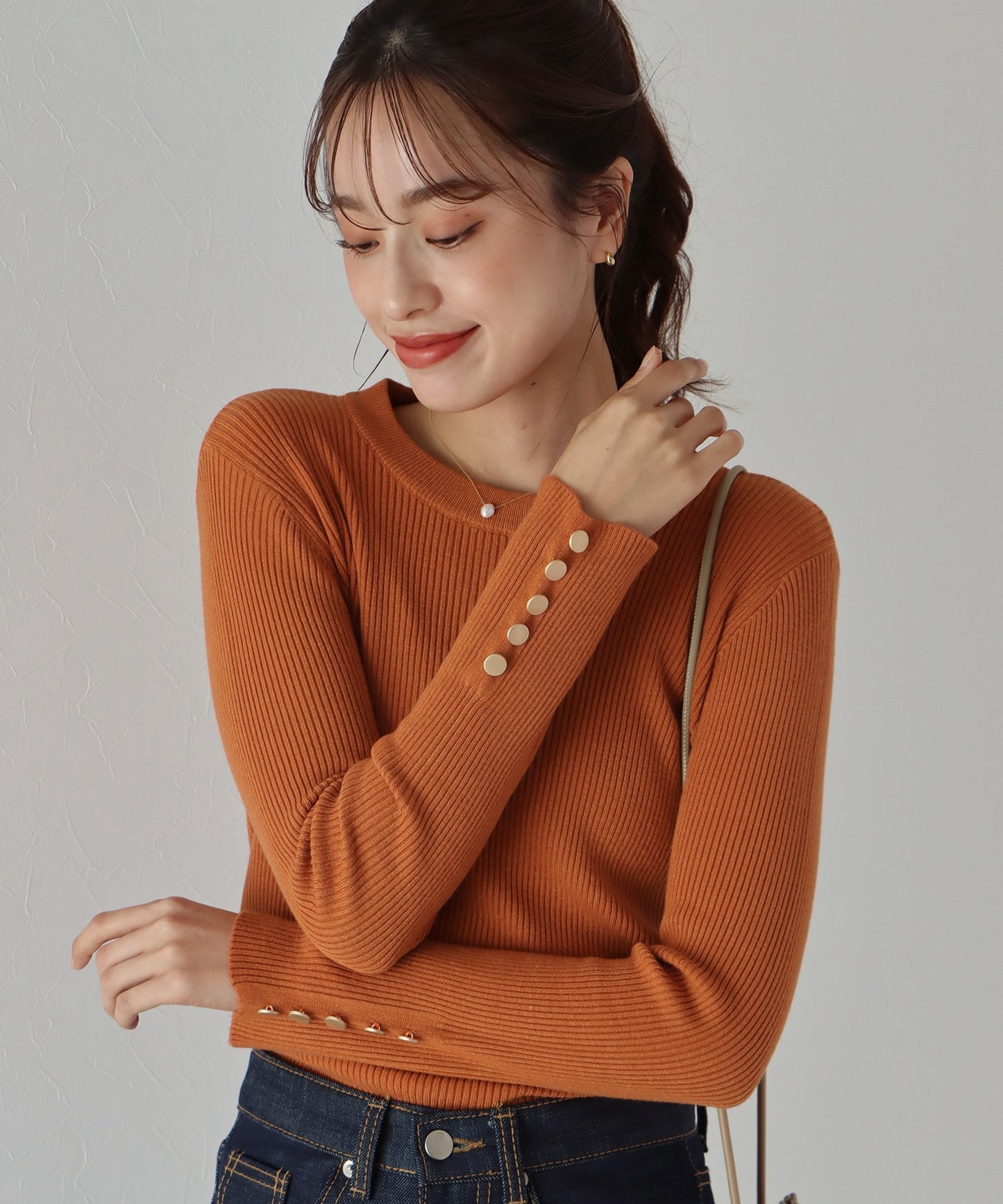 【SALE】金釦付きリブニット