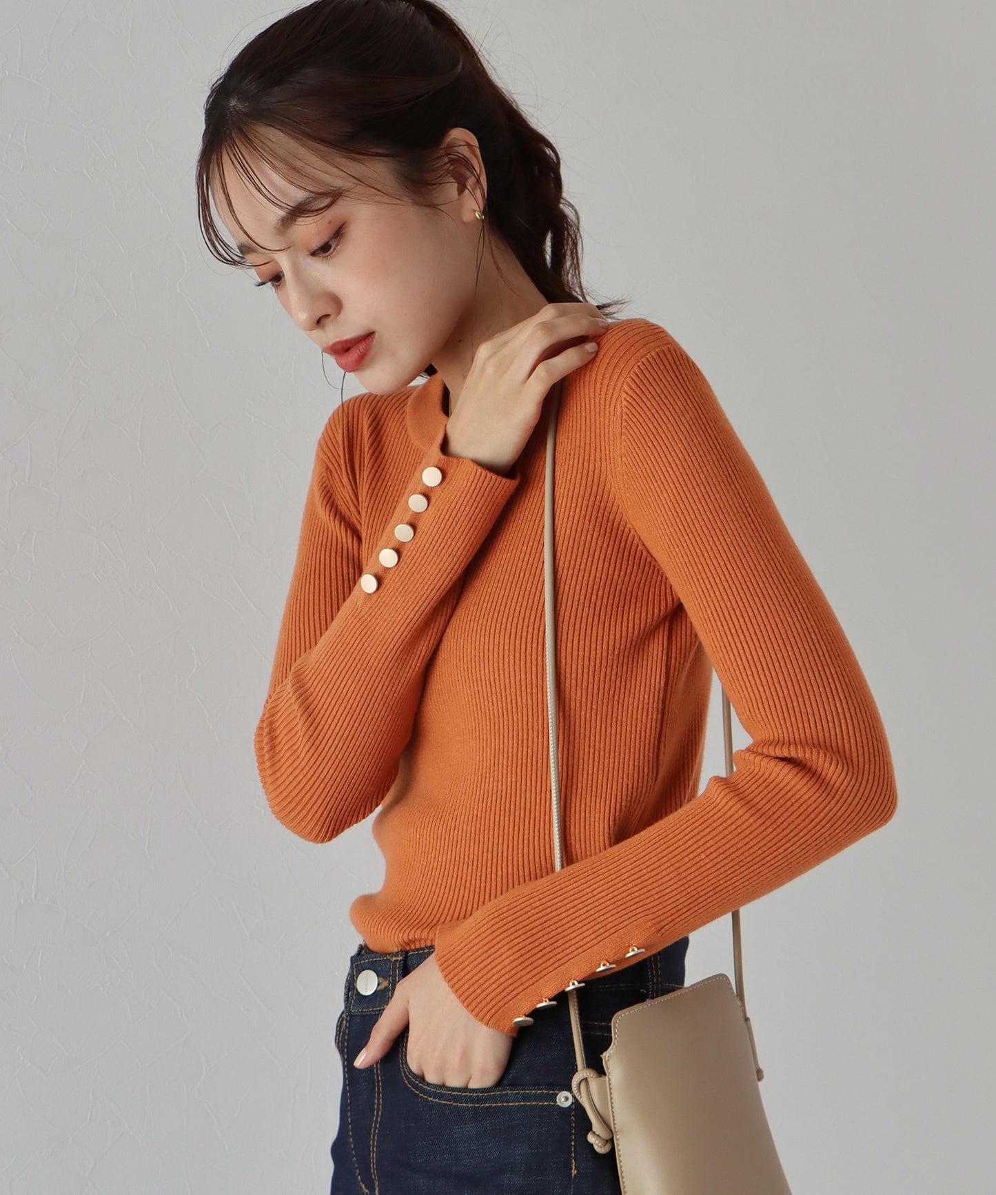 【SALE】金釦付きリブニット