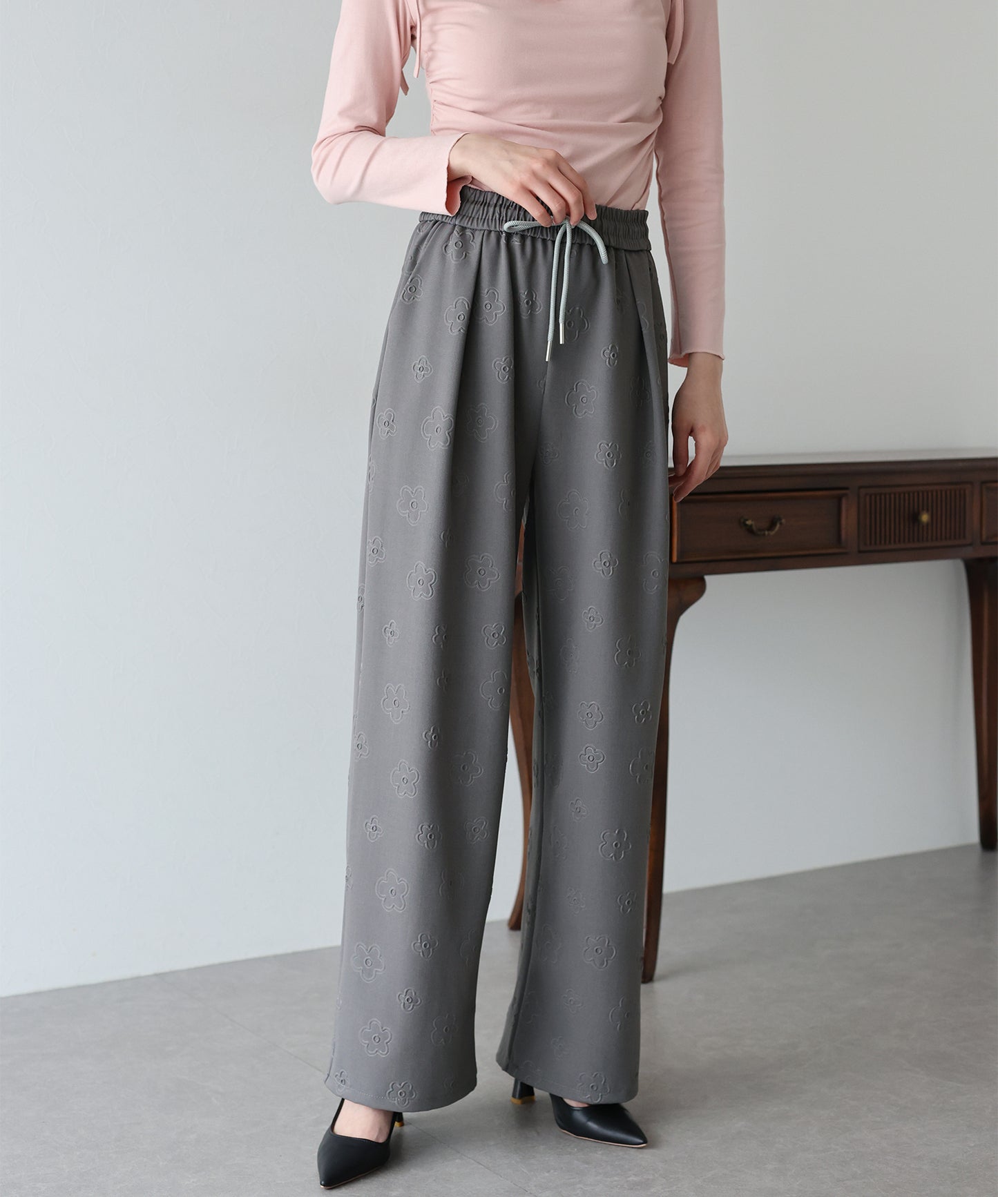 【SALE】フラワーエンボスワイドパンツ