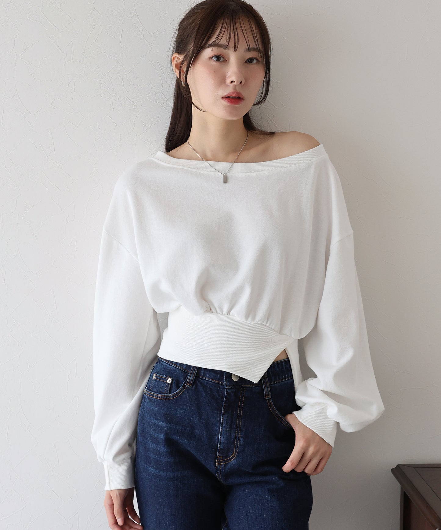 オフショルダースウェット