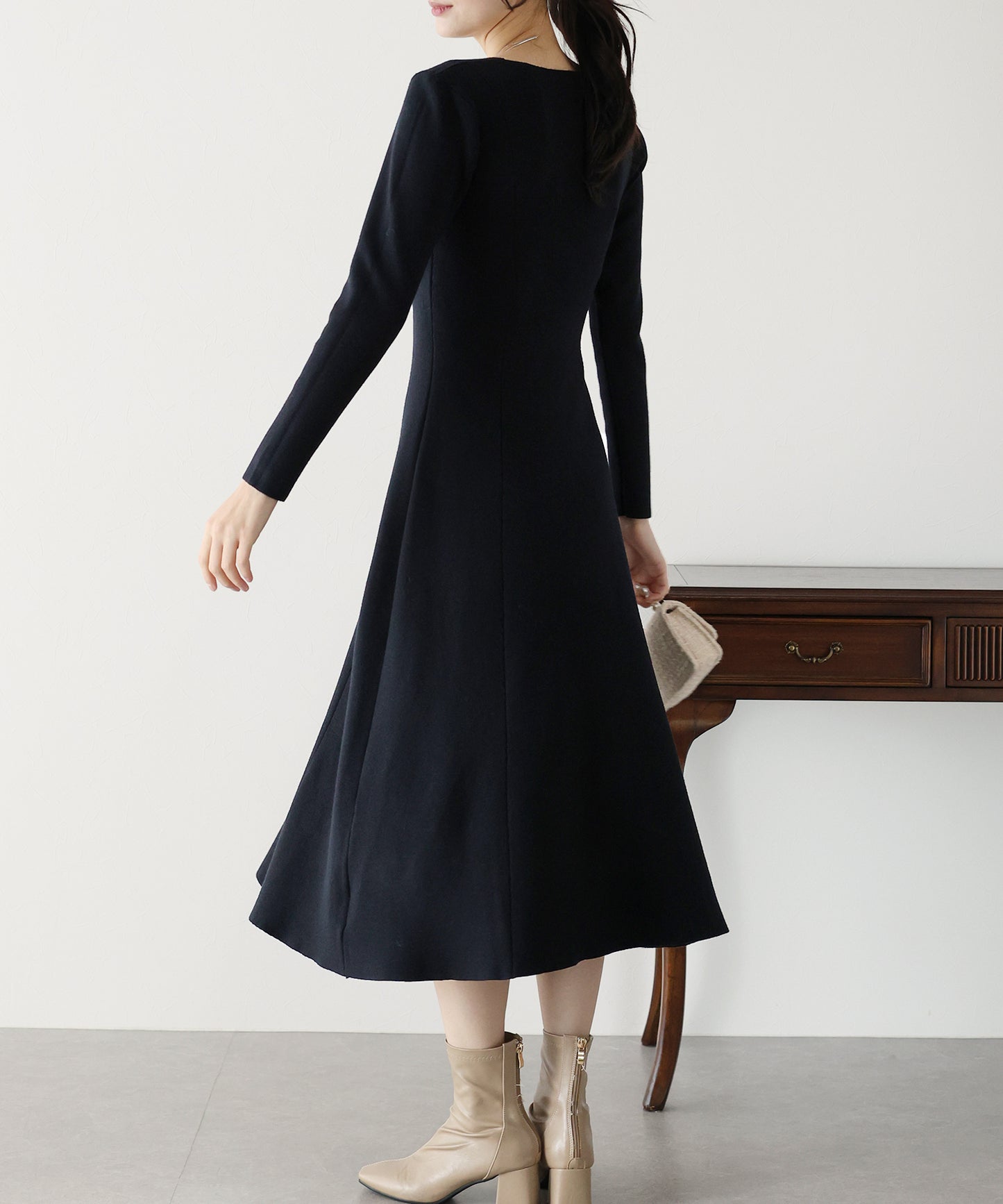 【TIME SALE】Vネックシェイプニットワンピース
