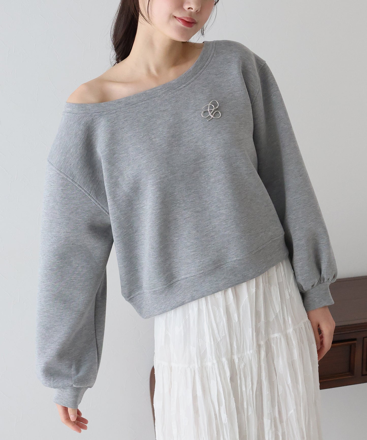 【SALE】オフショルダースウェット