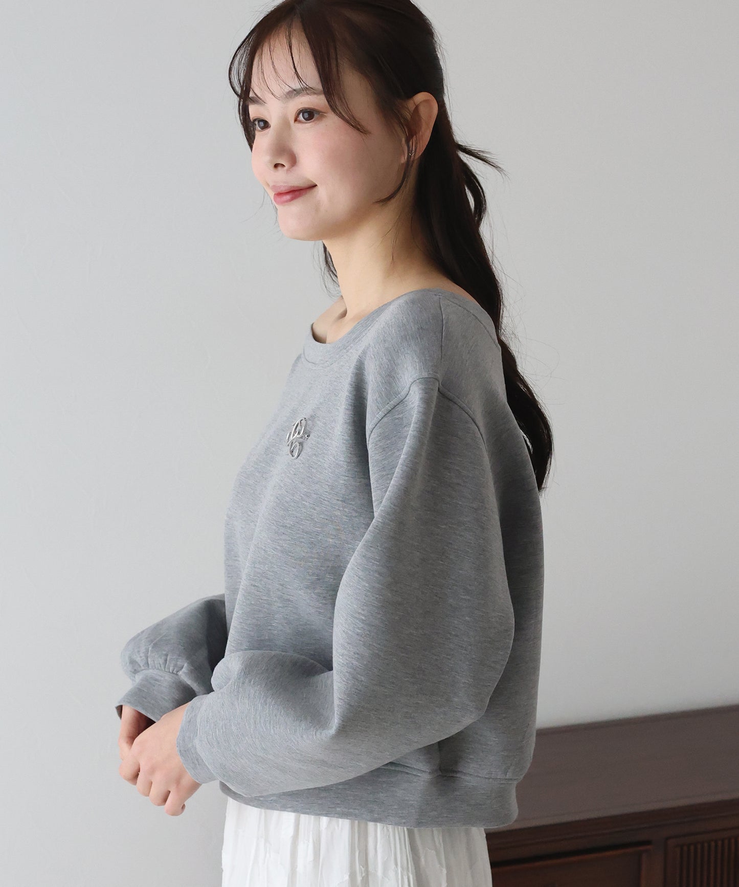 【SALE】オフショルダースウェット