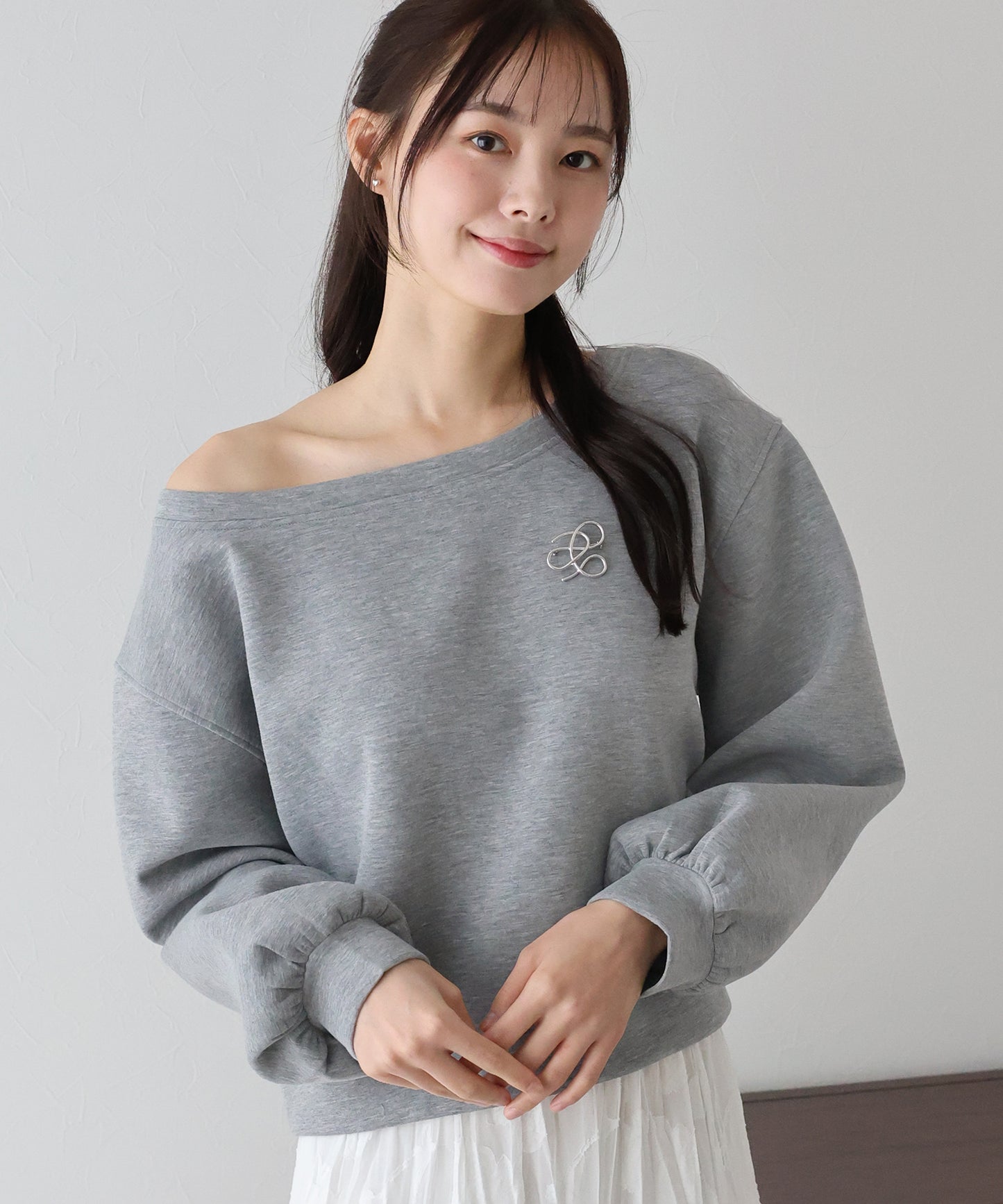 【SALE】オフショルダースウェット