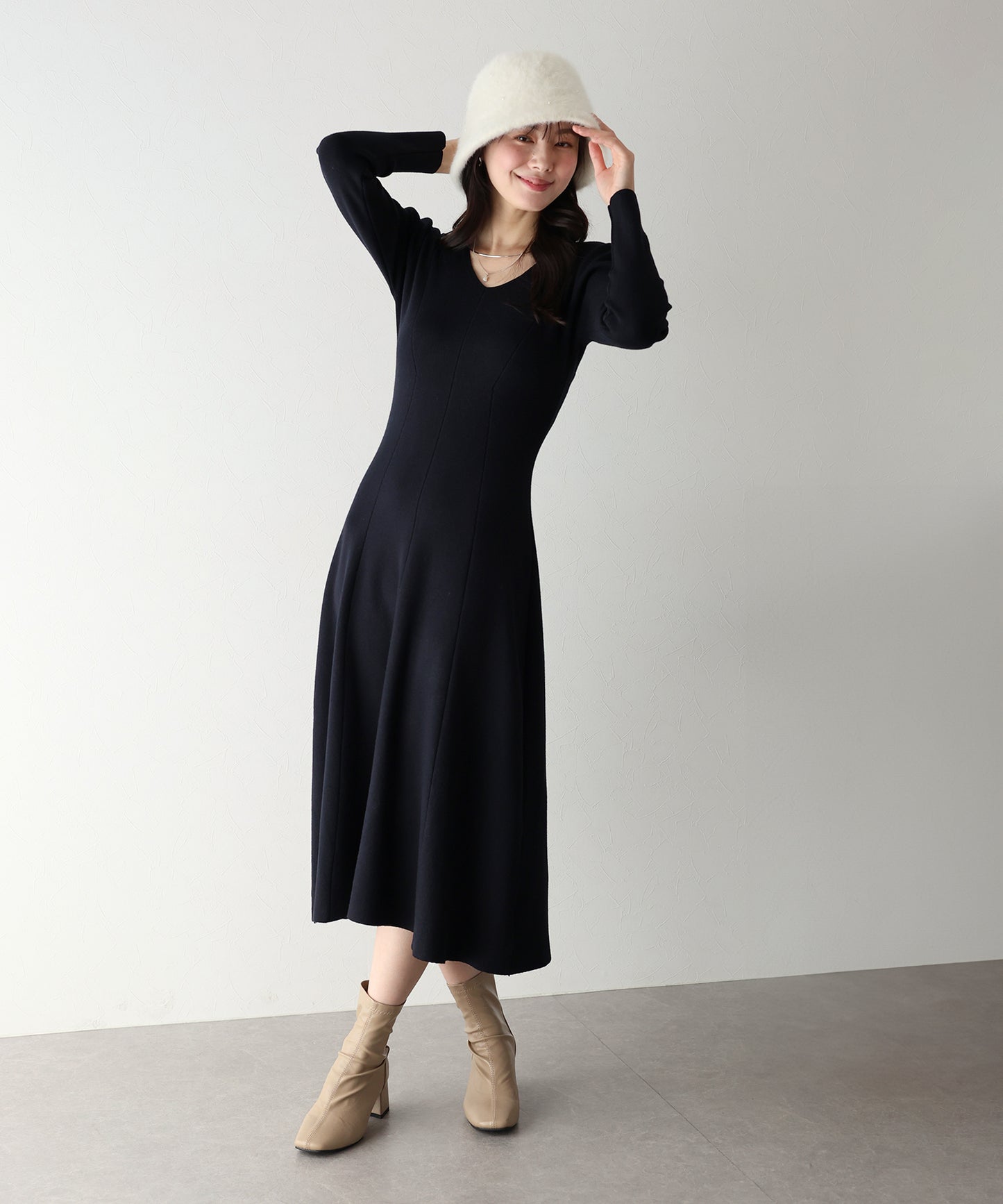 【TIME SALE】Vネックシェイプニットワンピース