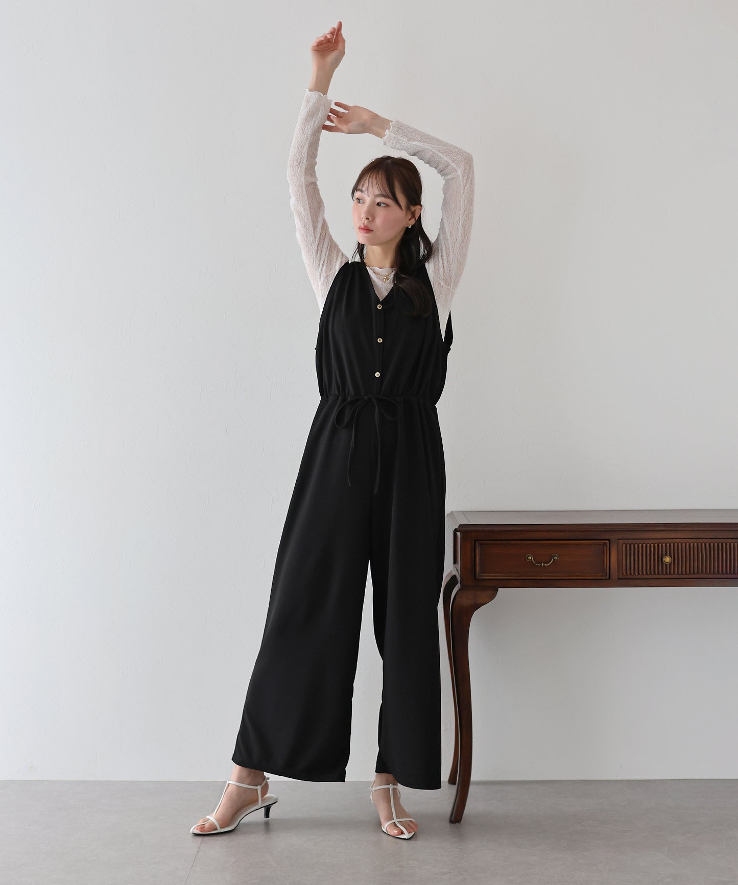【SALE】Vネックオールインワン