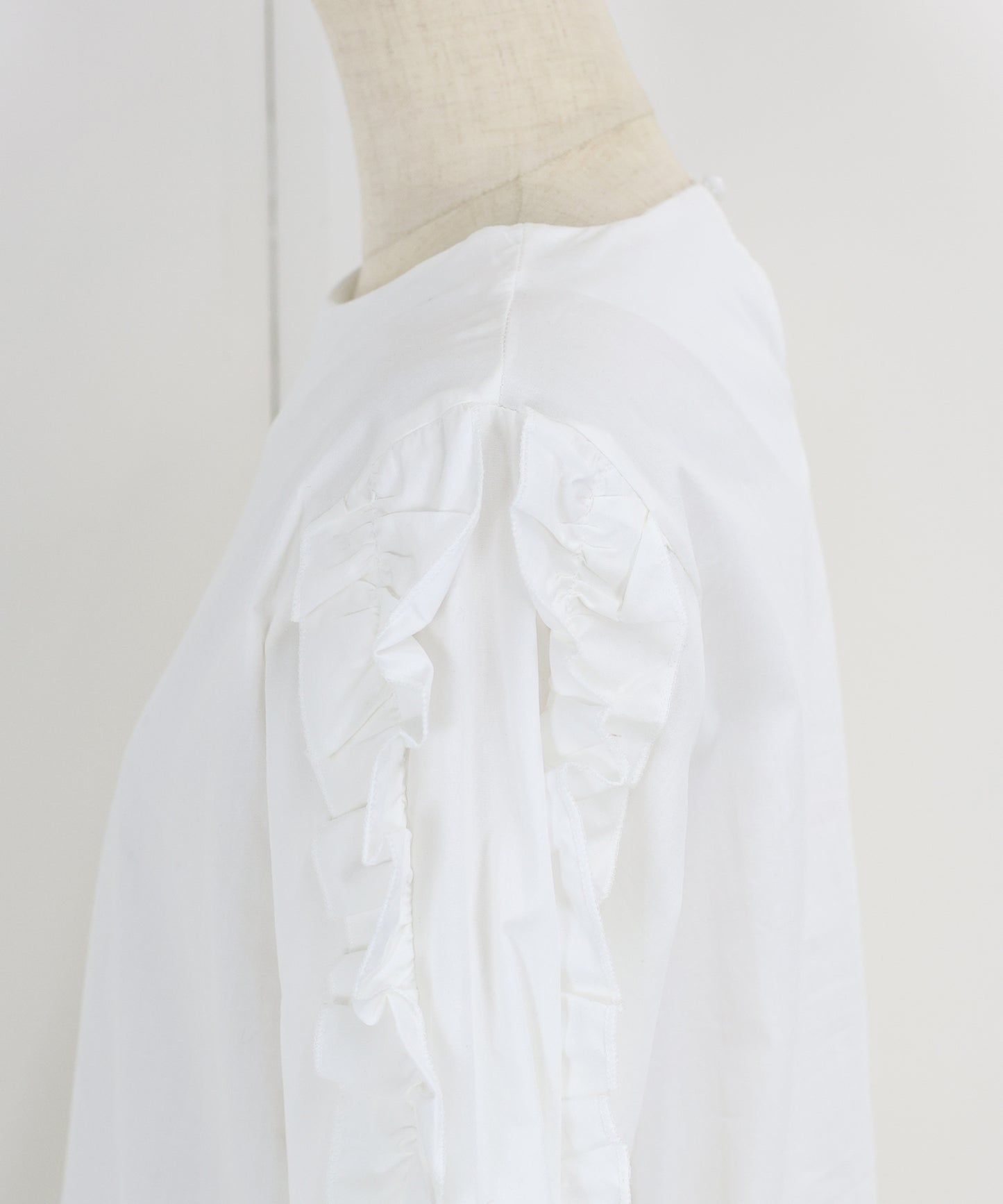 【SALE】フリルスリーブブラウス