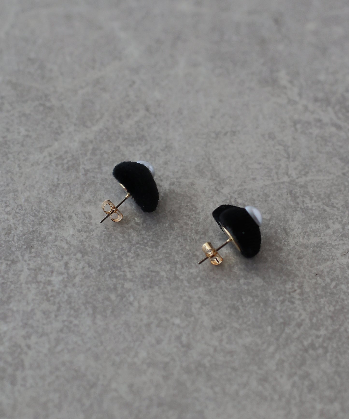 ベロアハートピアス【ネコポス】