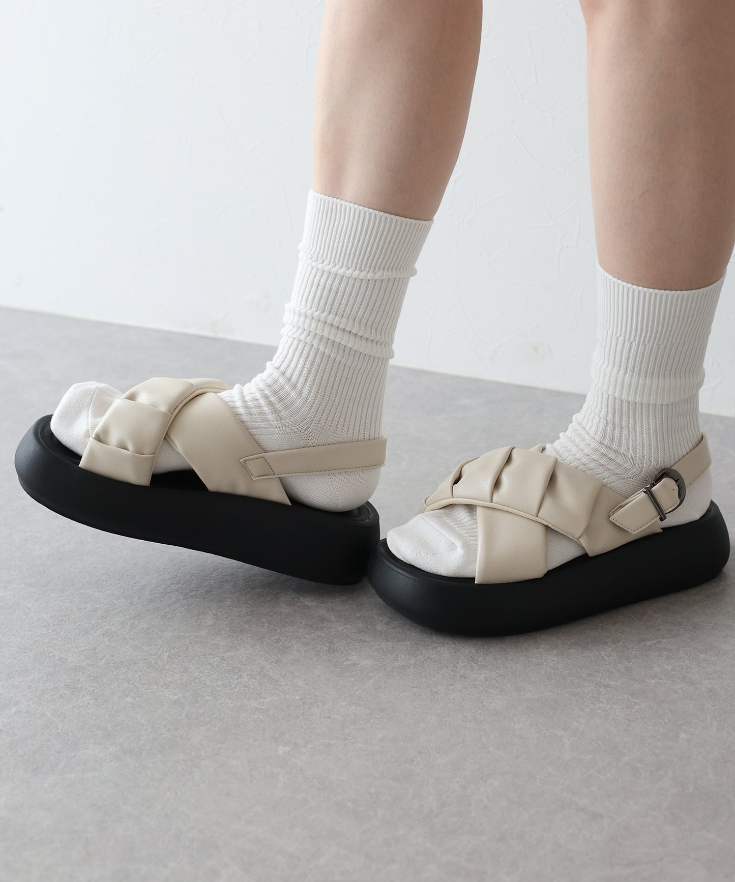 【SALE】クロスベルト厚底コンフォートサンダル