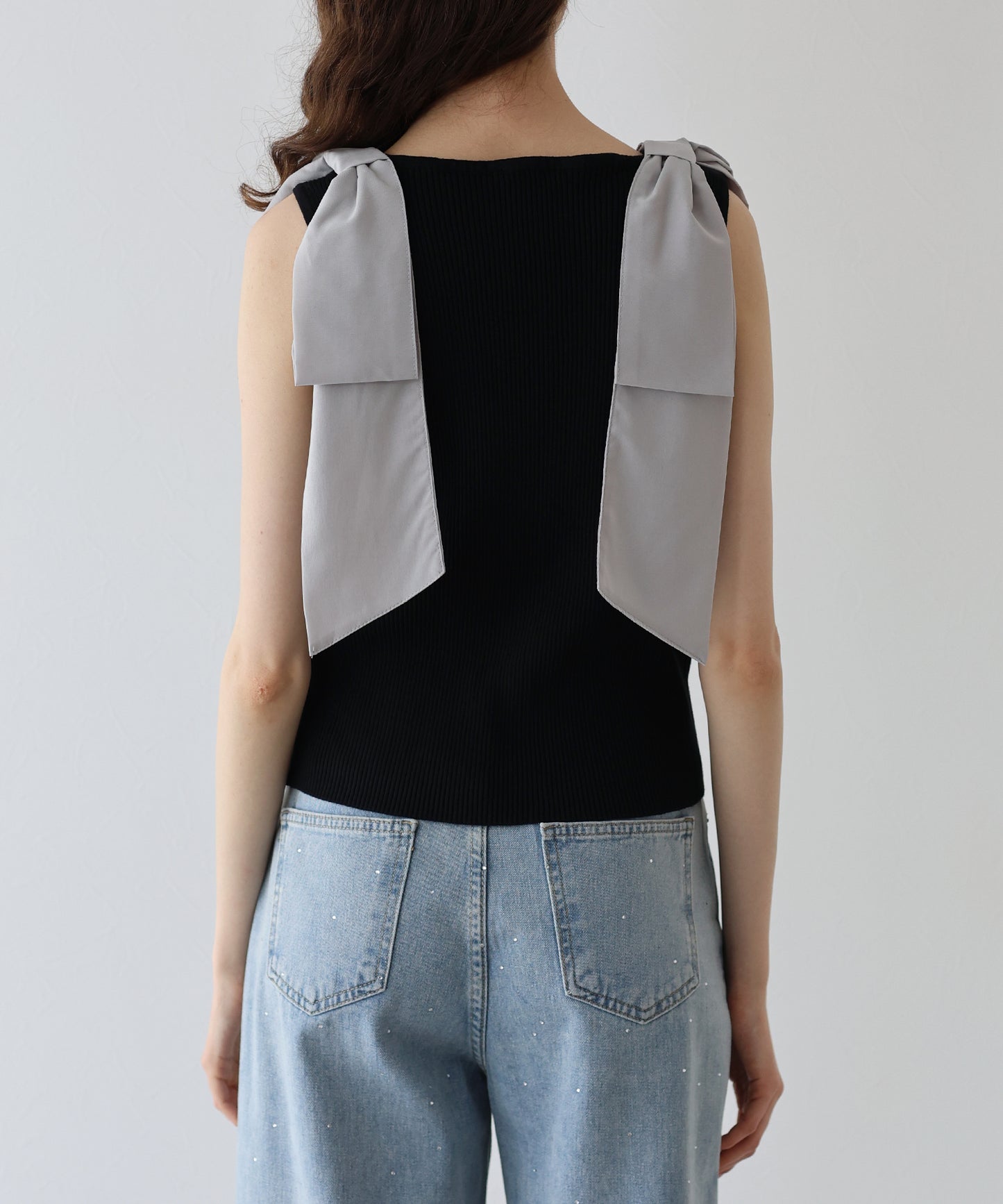 【SALE】ショルダーリボンノースリリブニット