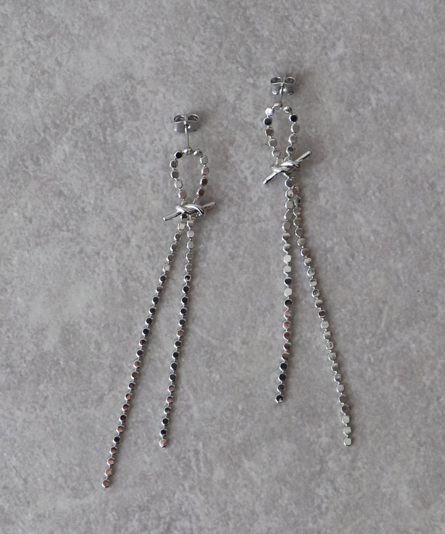 スパークルノットピアス/ニッケルフリー【ネコポス】