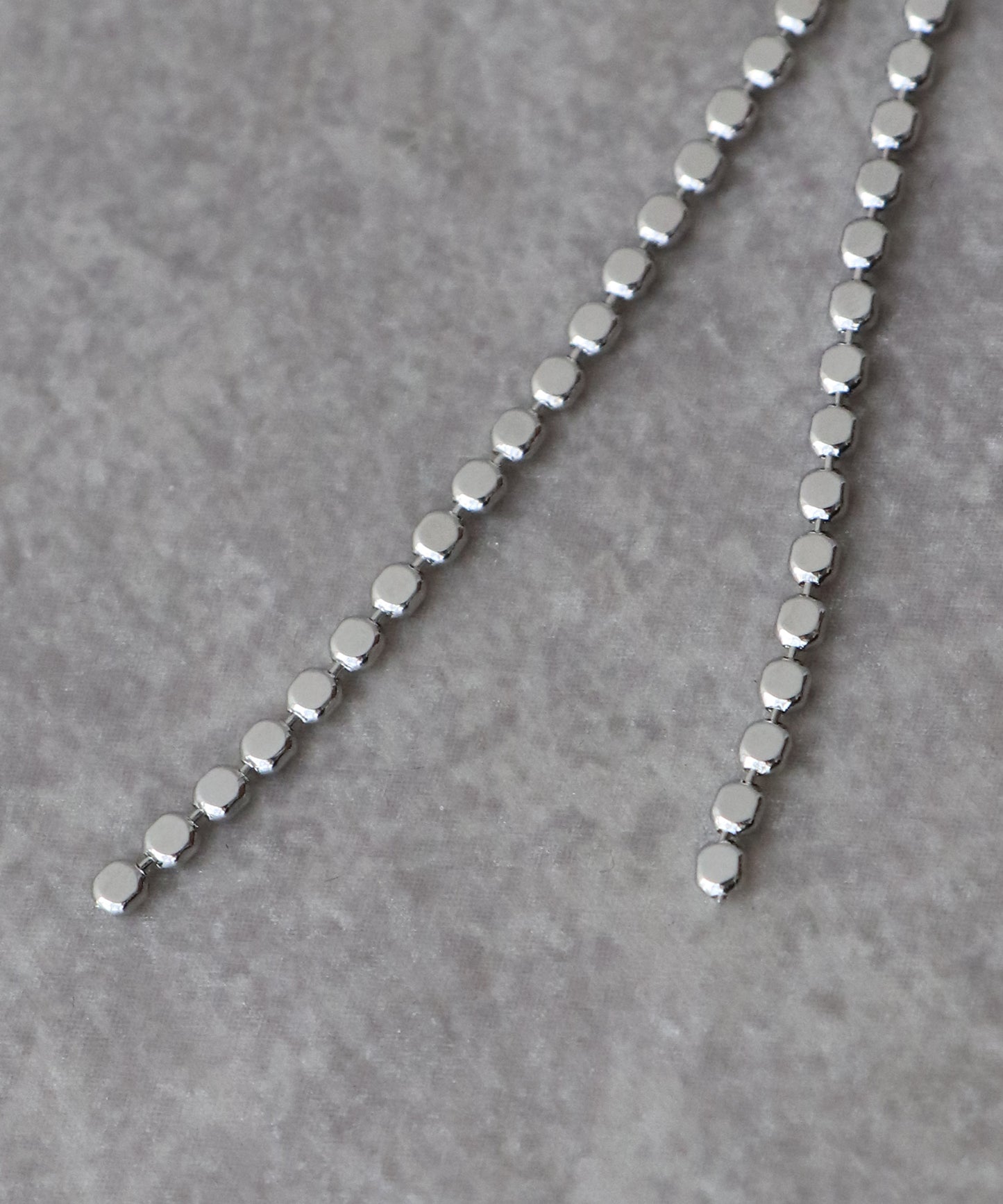 スパークルノットピアス/ニッケルフリー【ネコポス】