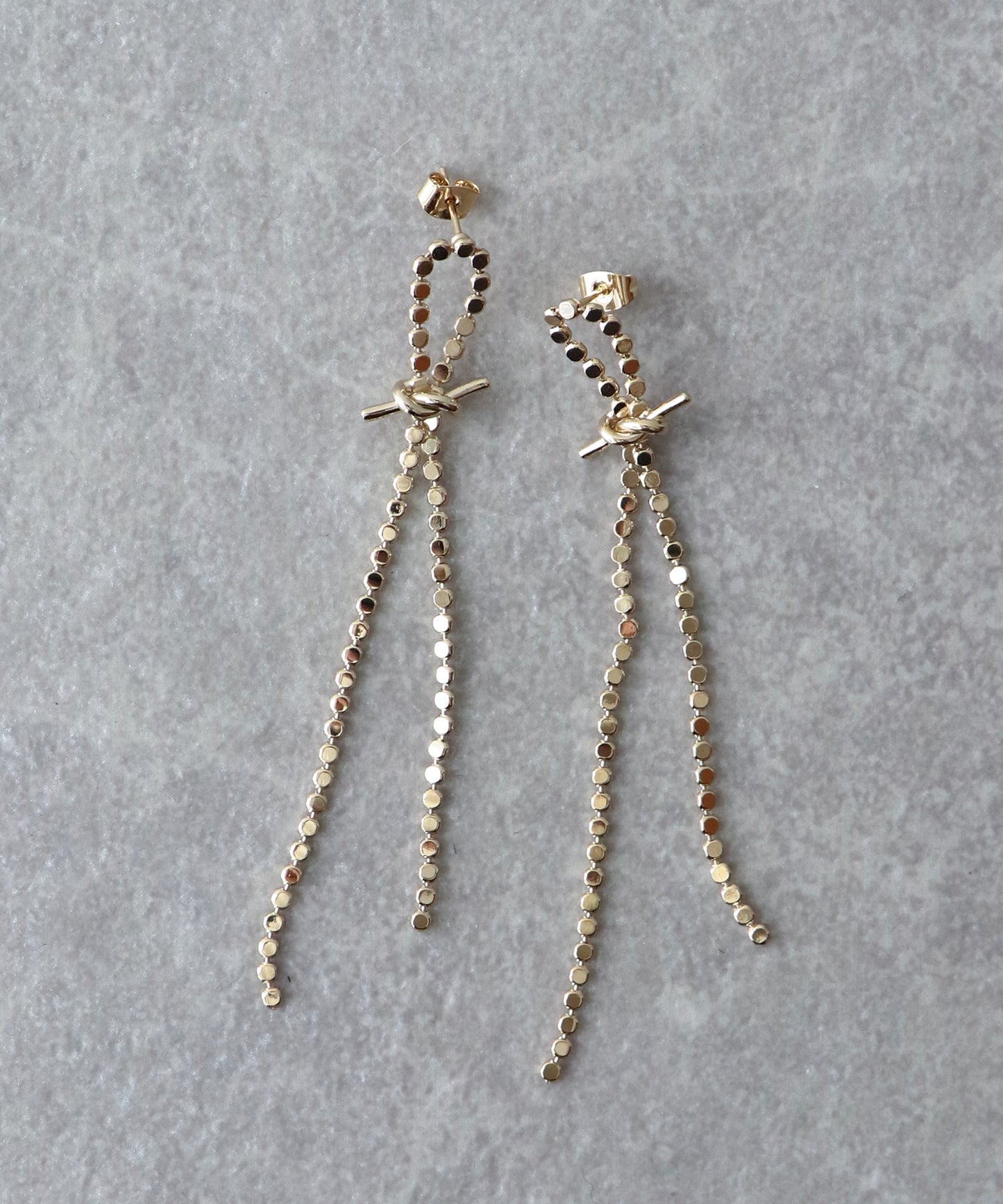 スパークルノットピアス/ニッケルフリー【ネコポス】