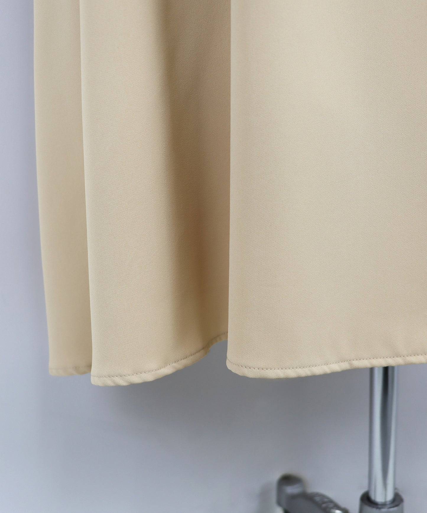 【SALE】パール付きスタンドカラーワンピース