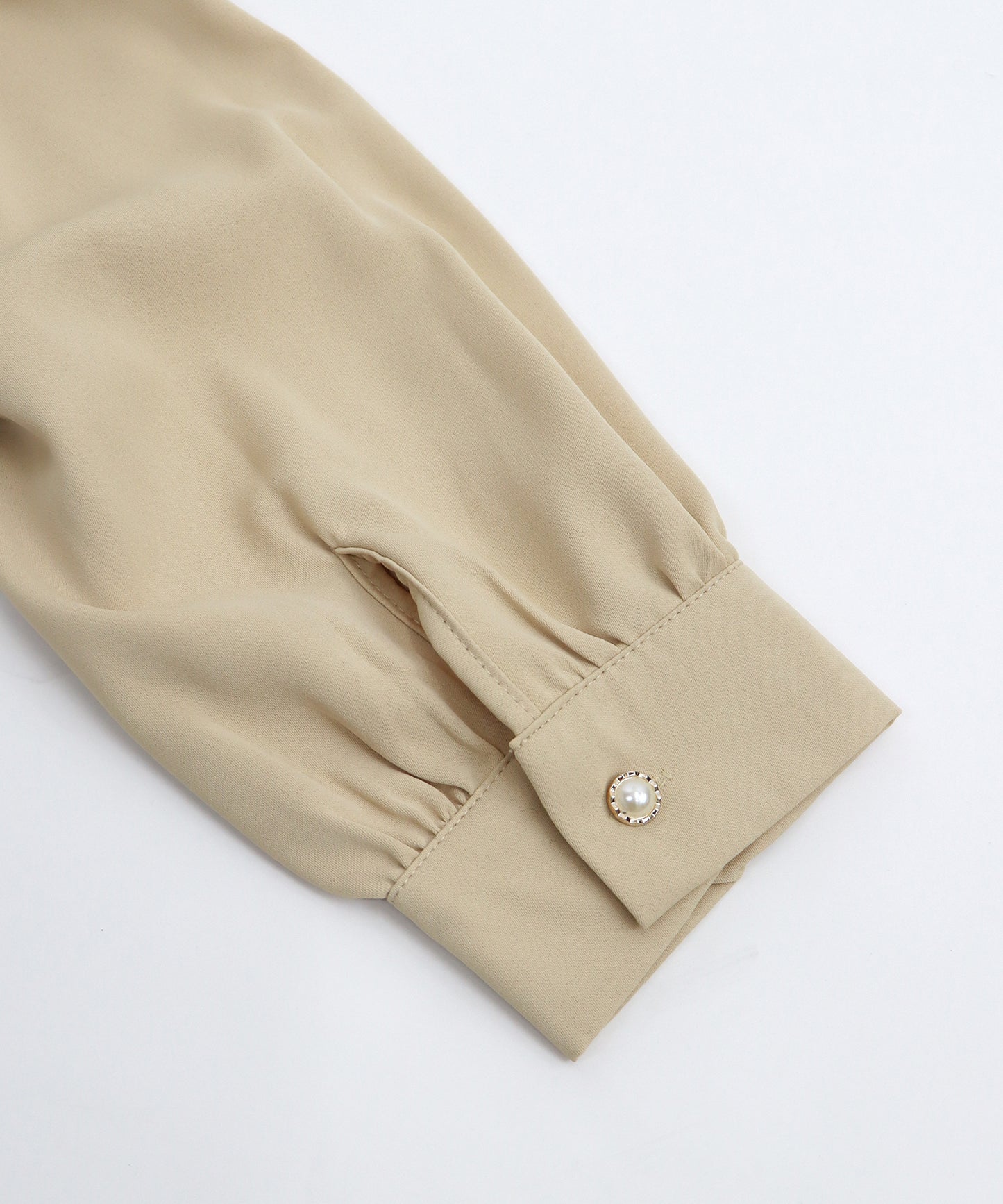 【SALE】パール付きスタンドカラーワンピース