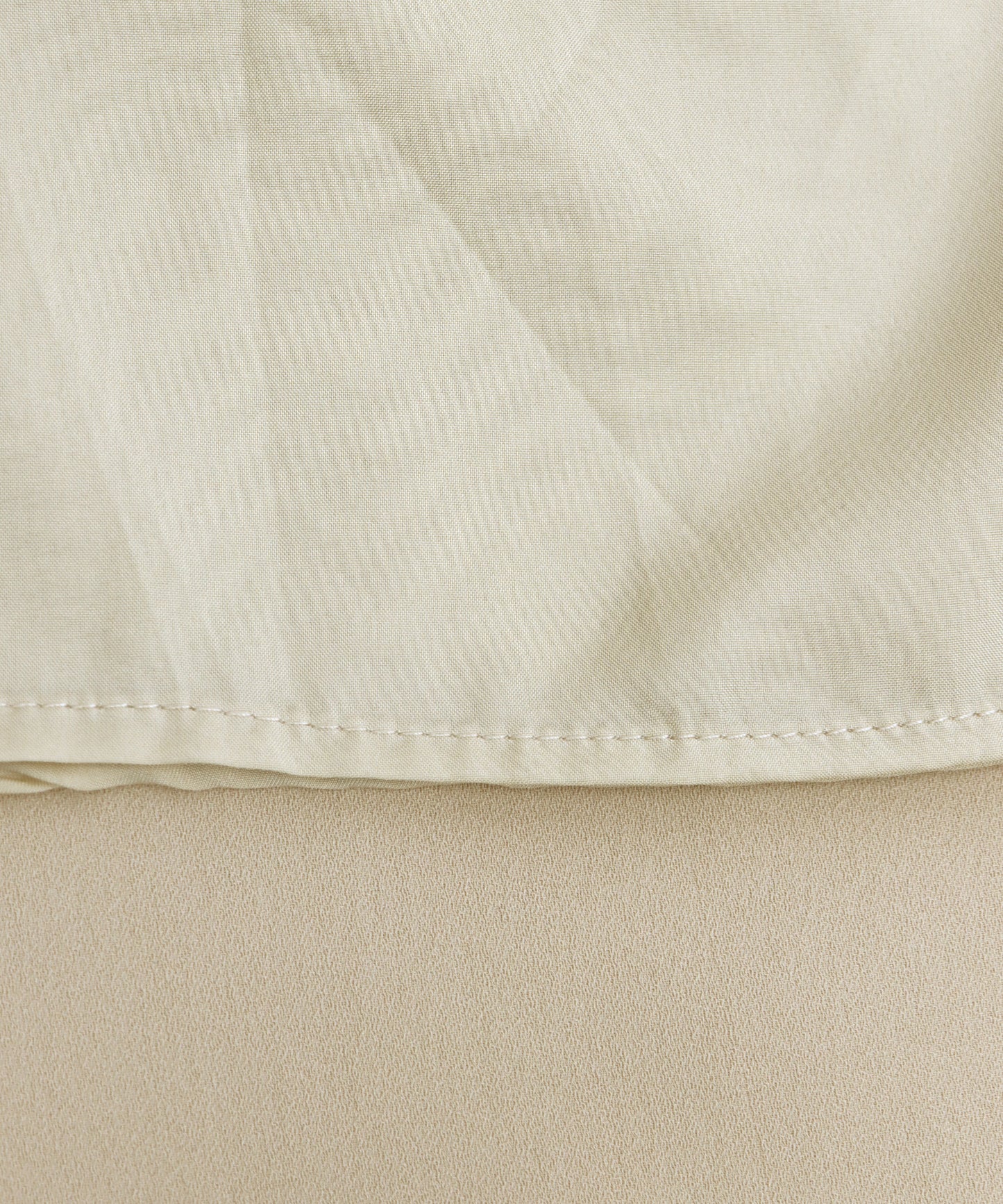 【SALE】パール付きスタンドカラーワンピース