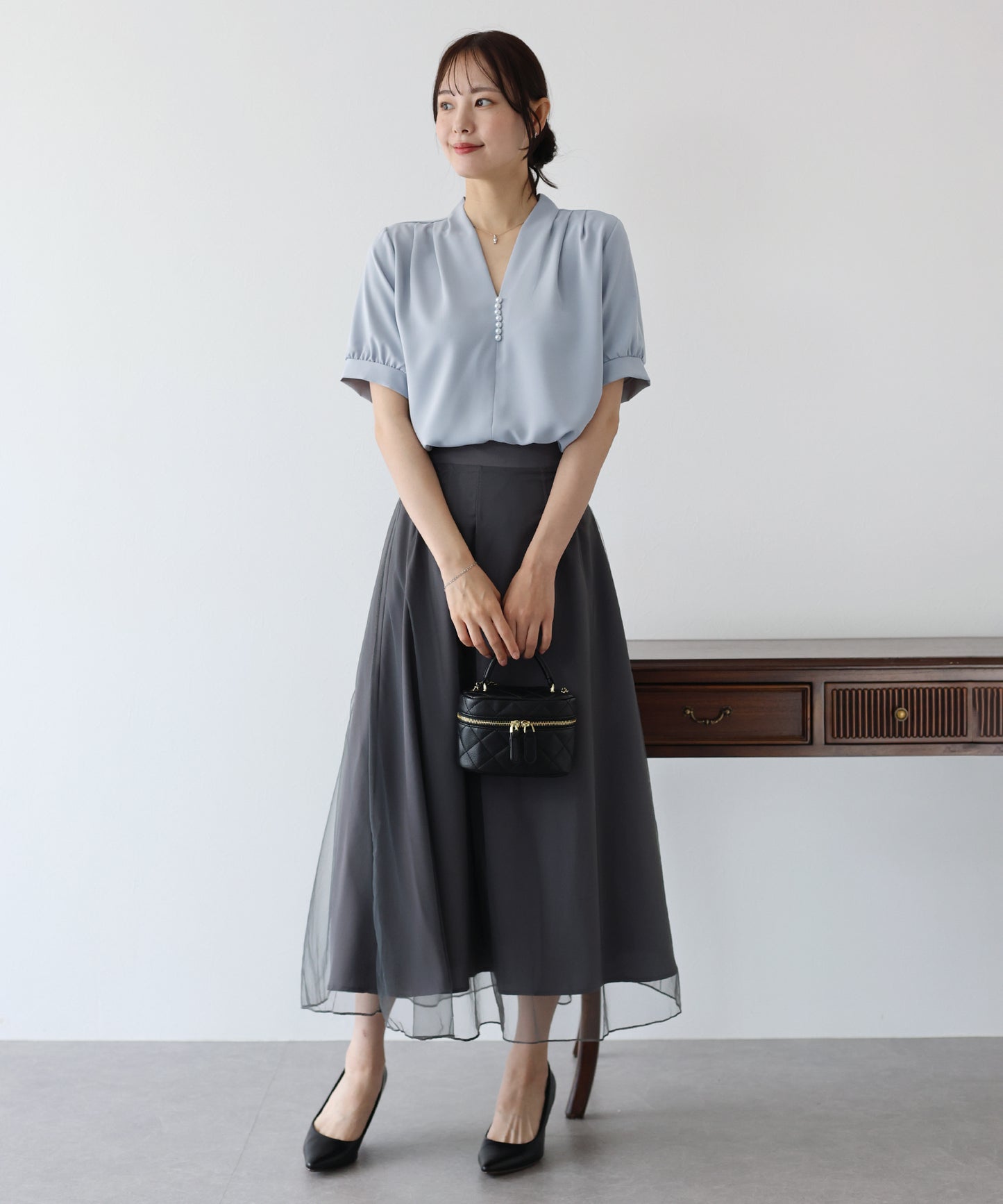 【SALE】パールラインVネックブラウス【ネコポス】