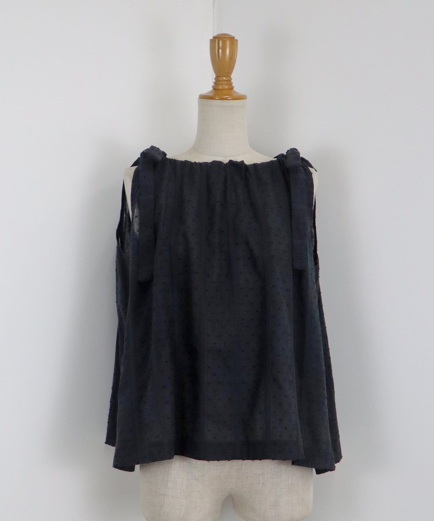 【SALE】ドットジャガードリボンブラウス
