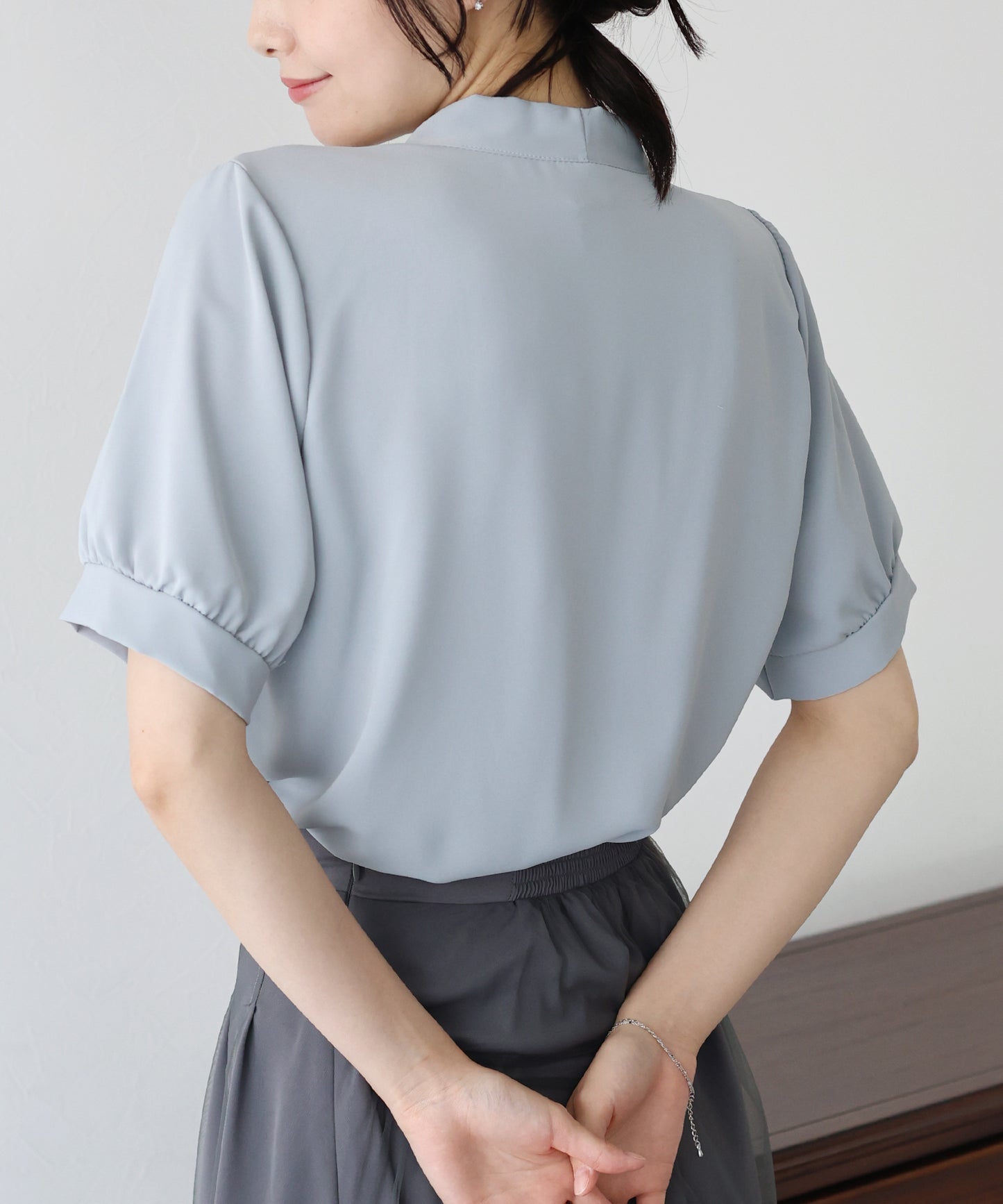 【SALE】パールラインVネックブラウス【ネコポス】