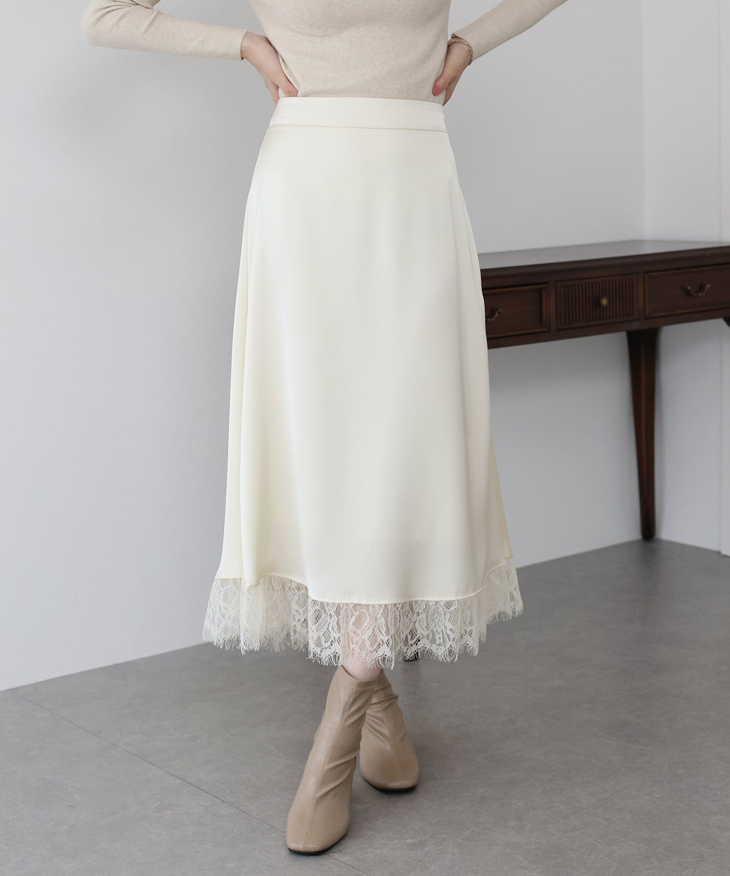 【早割5%OFF】レース切替サテンマーメイドスカート