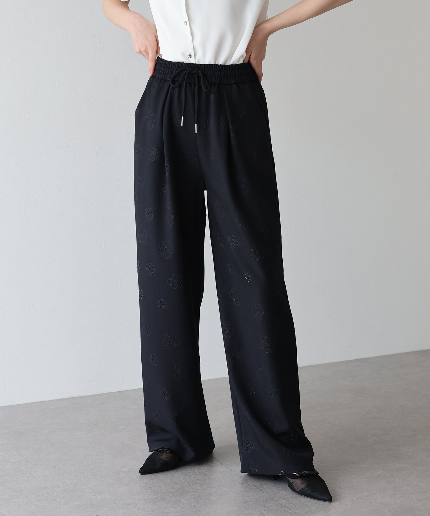 【SALE】フラワーエンボスワイドパンツ