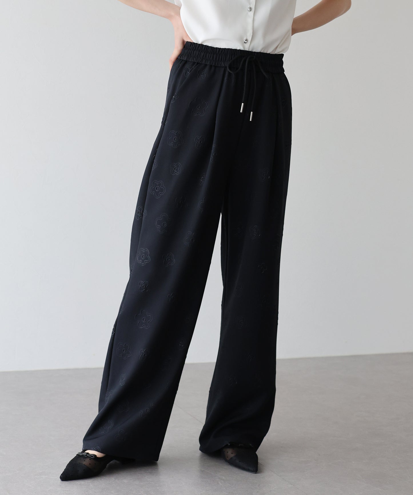 【SALE】フラワーエンボスワイドパンツ