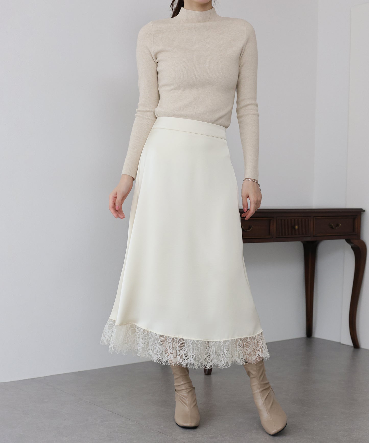 【早割5%OFF】レース切替サテンマーメイドスカート