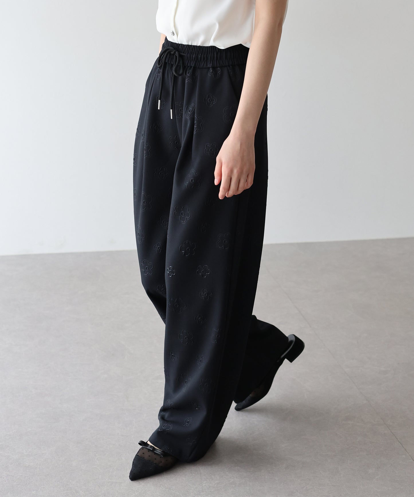 【SALE】フラワーエンボスワイドパンツ