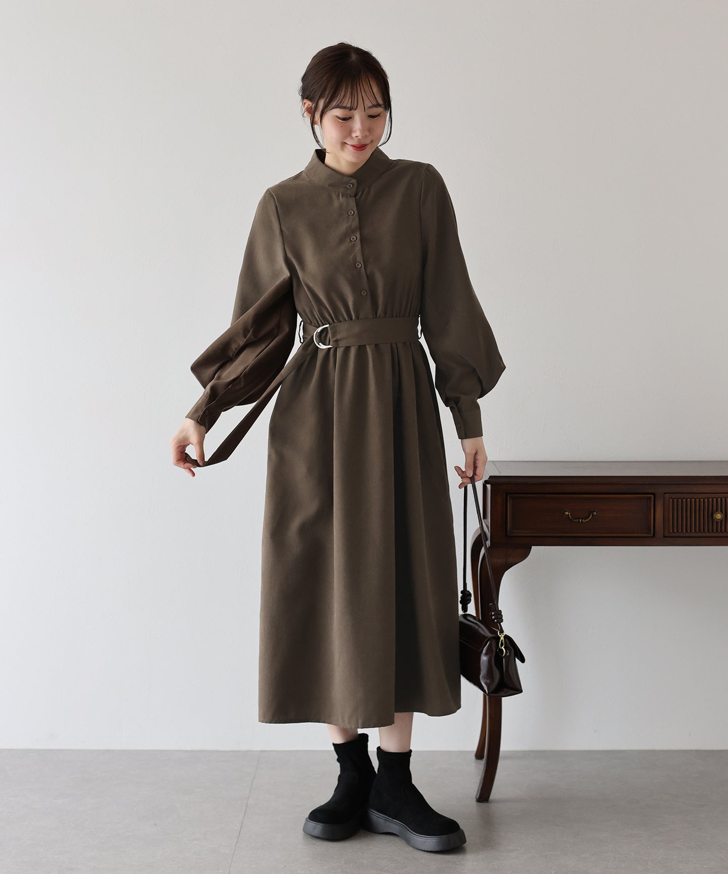 【早割5%OFF】スタンドカラーボリューム袖ワンピース