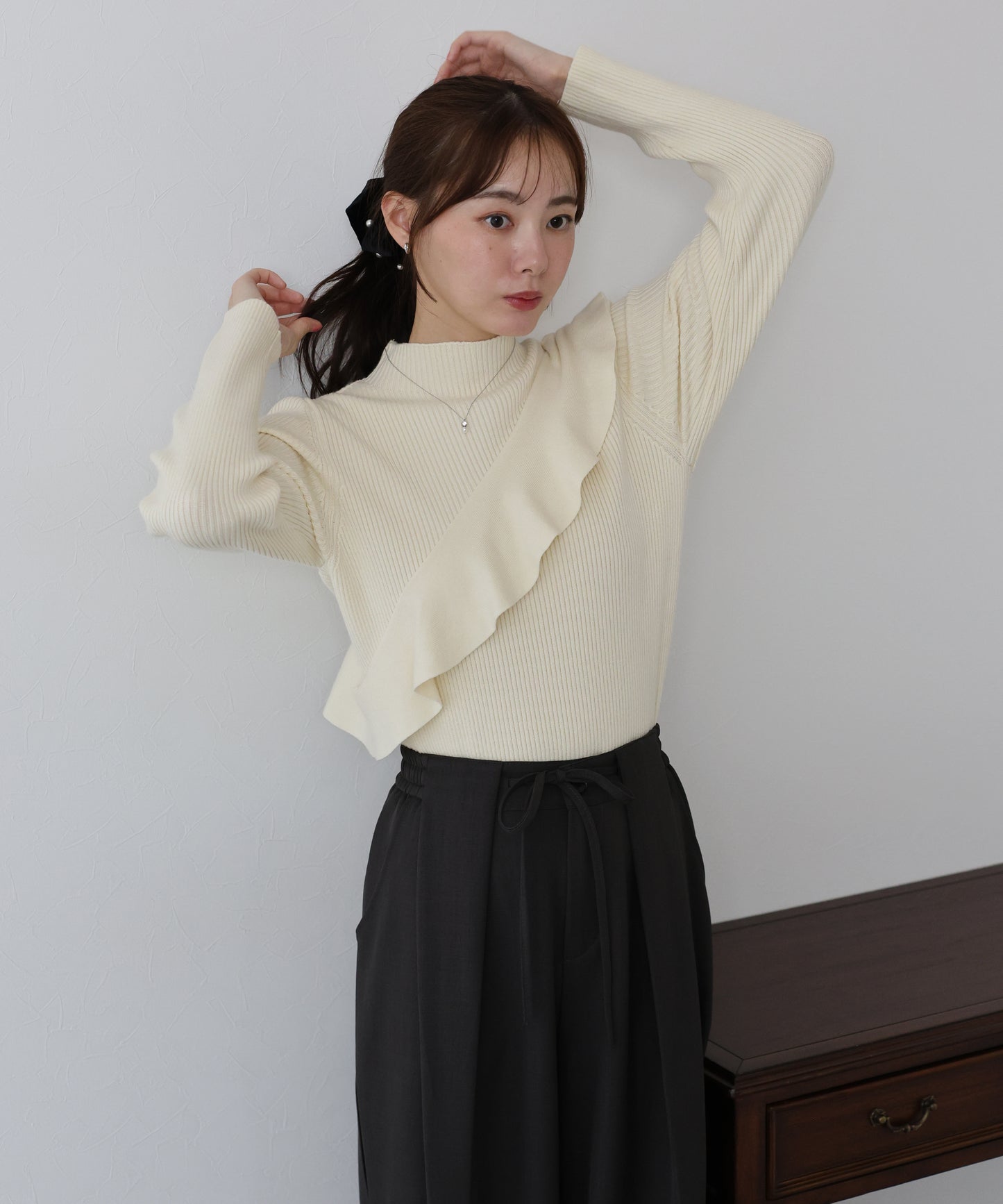 【早割5%OFF】アシメフリルリブニット