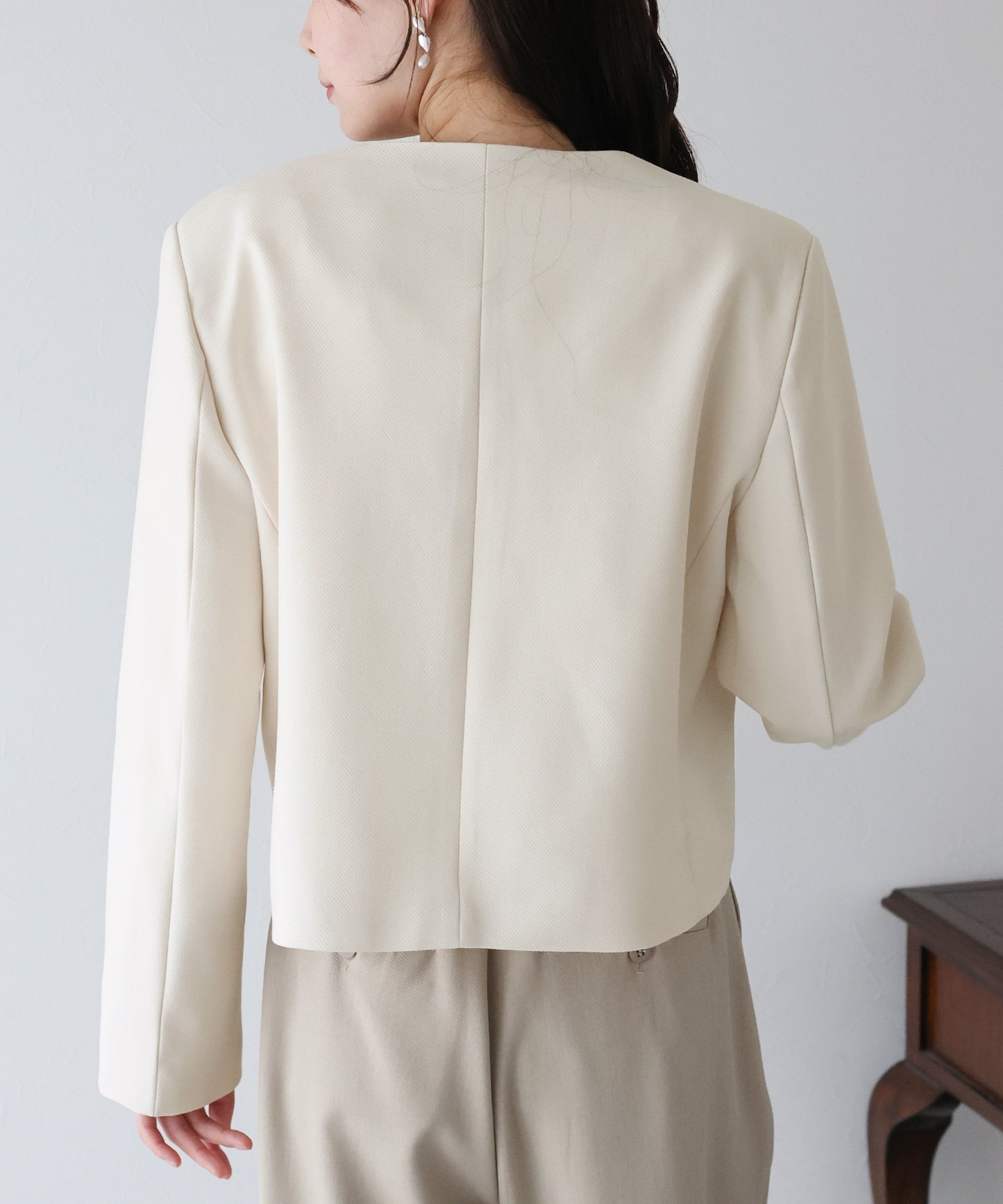 【TIME SALE】Vネックショート丈ジャケット