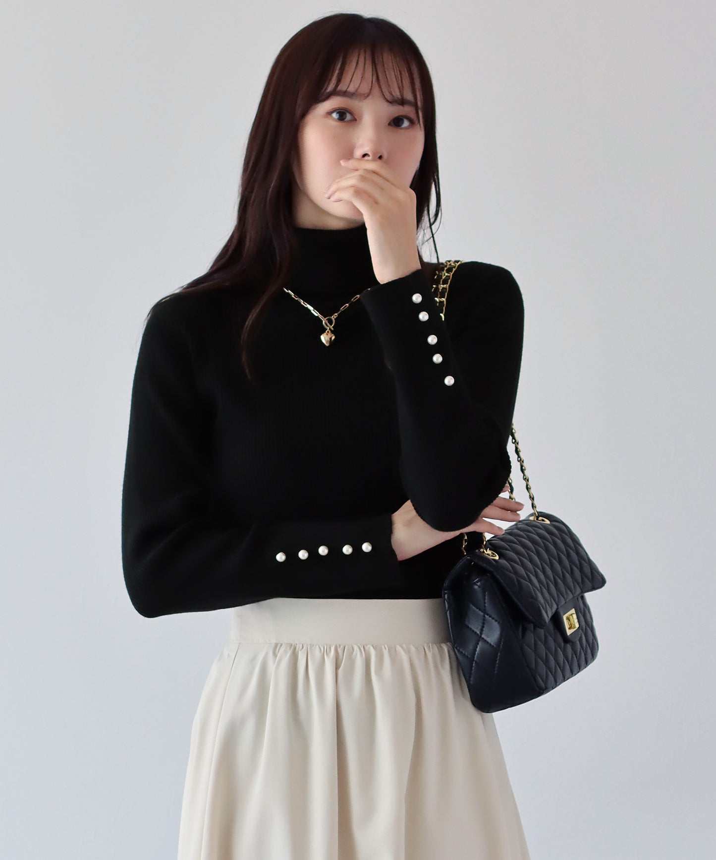 【TIME SALE】袖パールボタンタートルネックニット