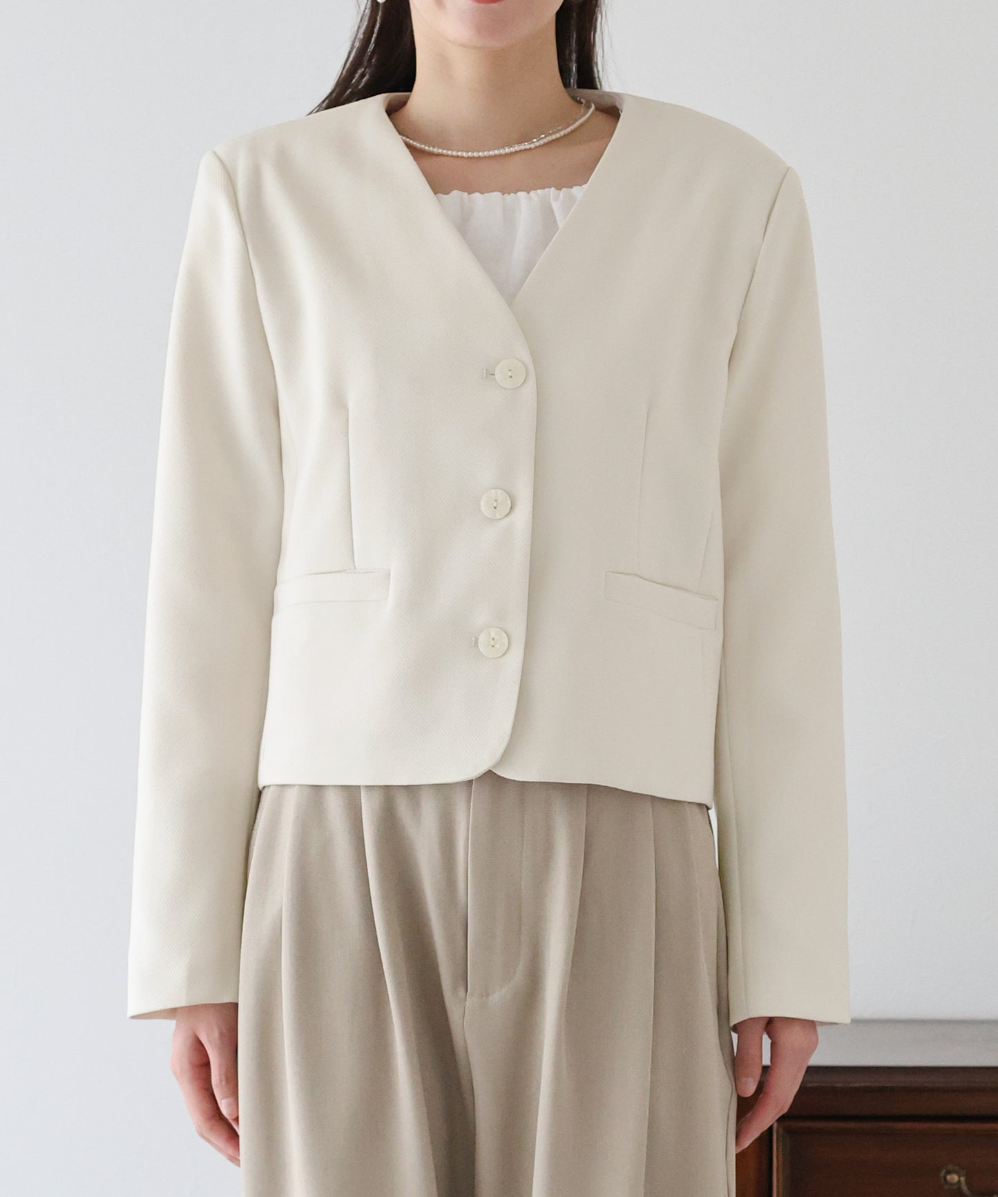 【TIME SALE】Vネックショート丈ジャケット