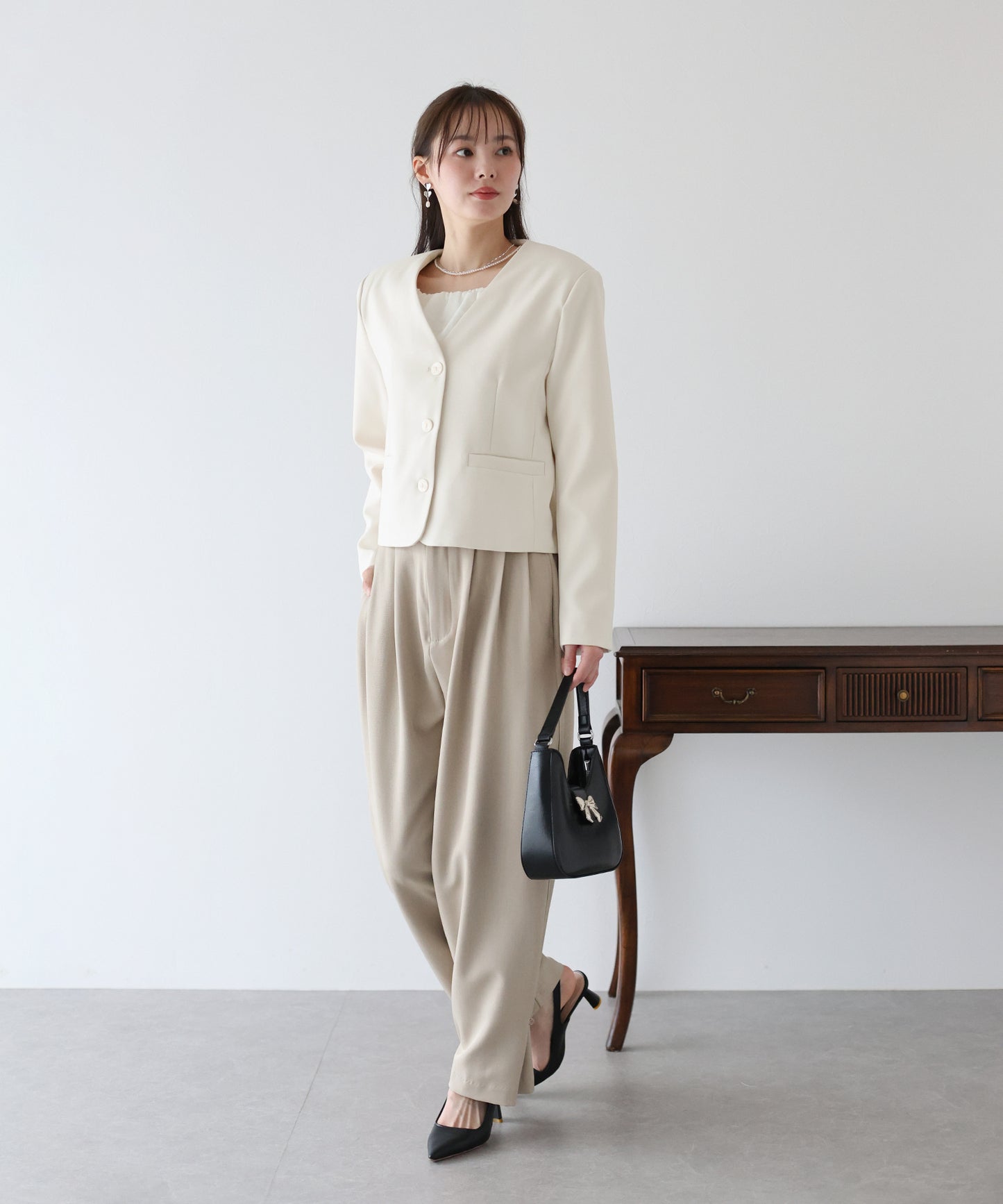 【TIME SALE】Vネックショート丈ジャケット