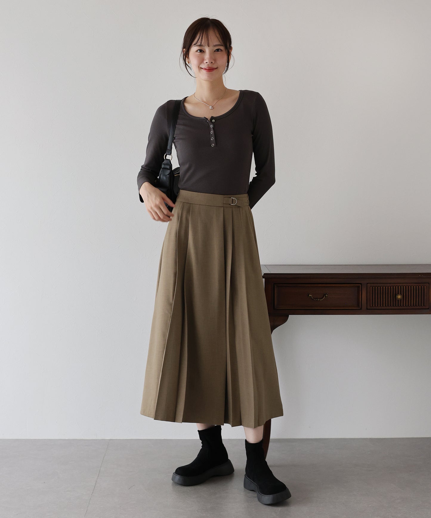 サイドベルトプリーツスカート