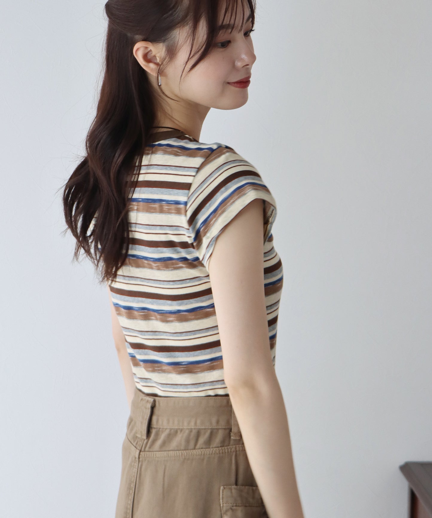 멀티 보더 배색 T셔츠【고양이 포스】