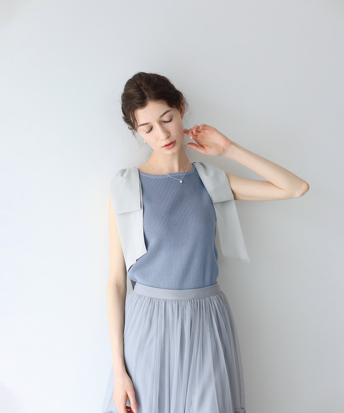 【SALE】ショルダーリボンノースリリブニット