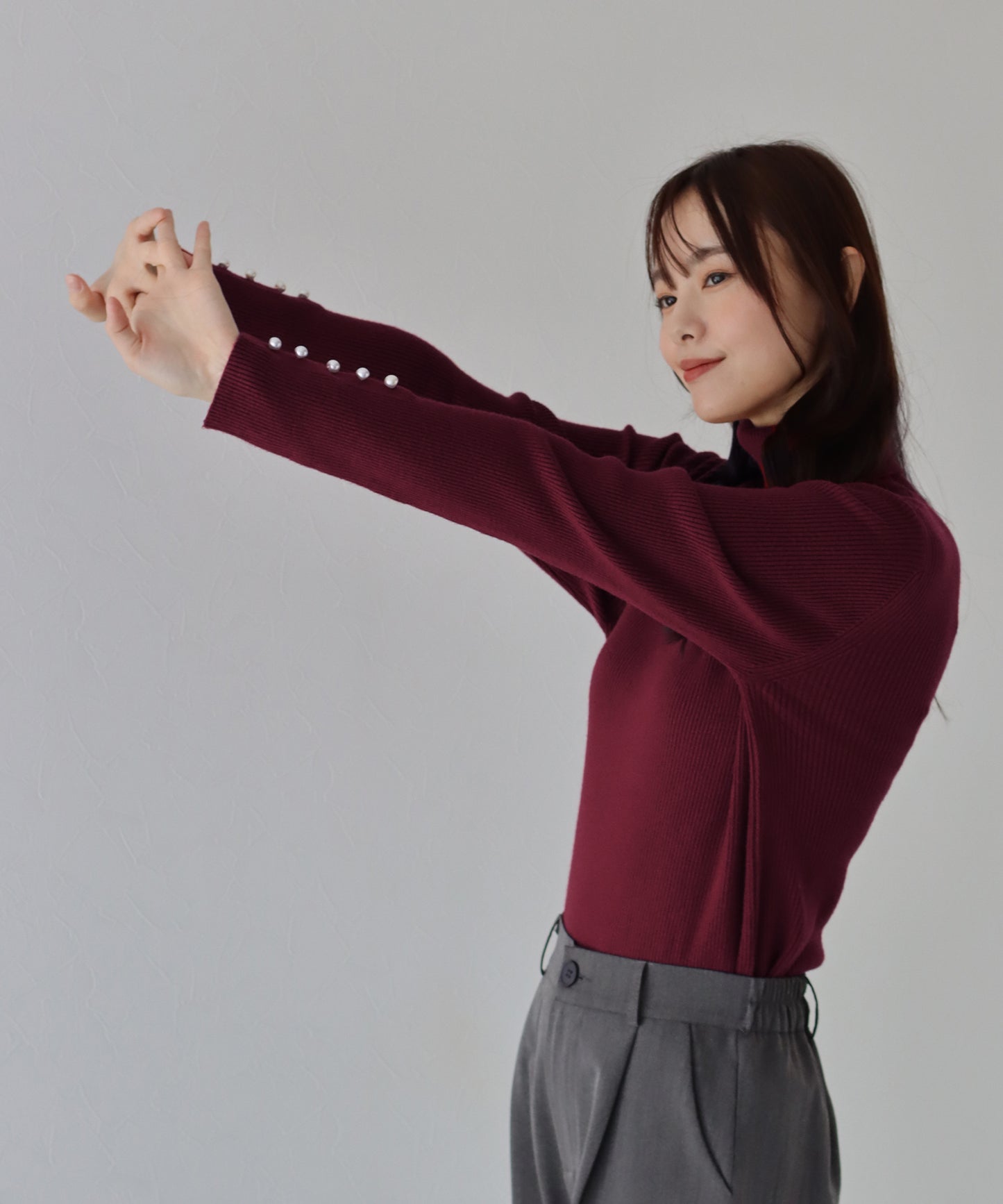 【TIME SALE】袖パールボタンタートルネックニット