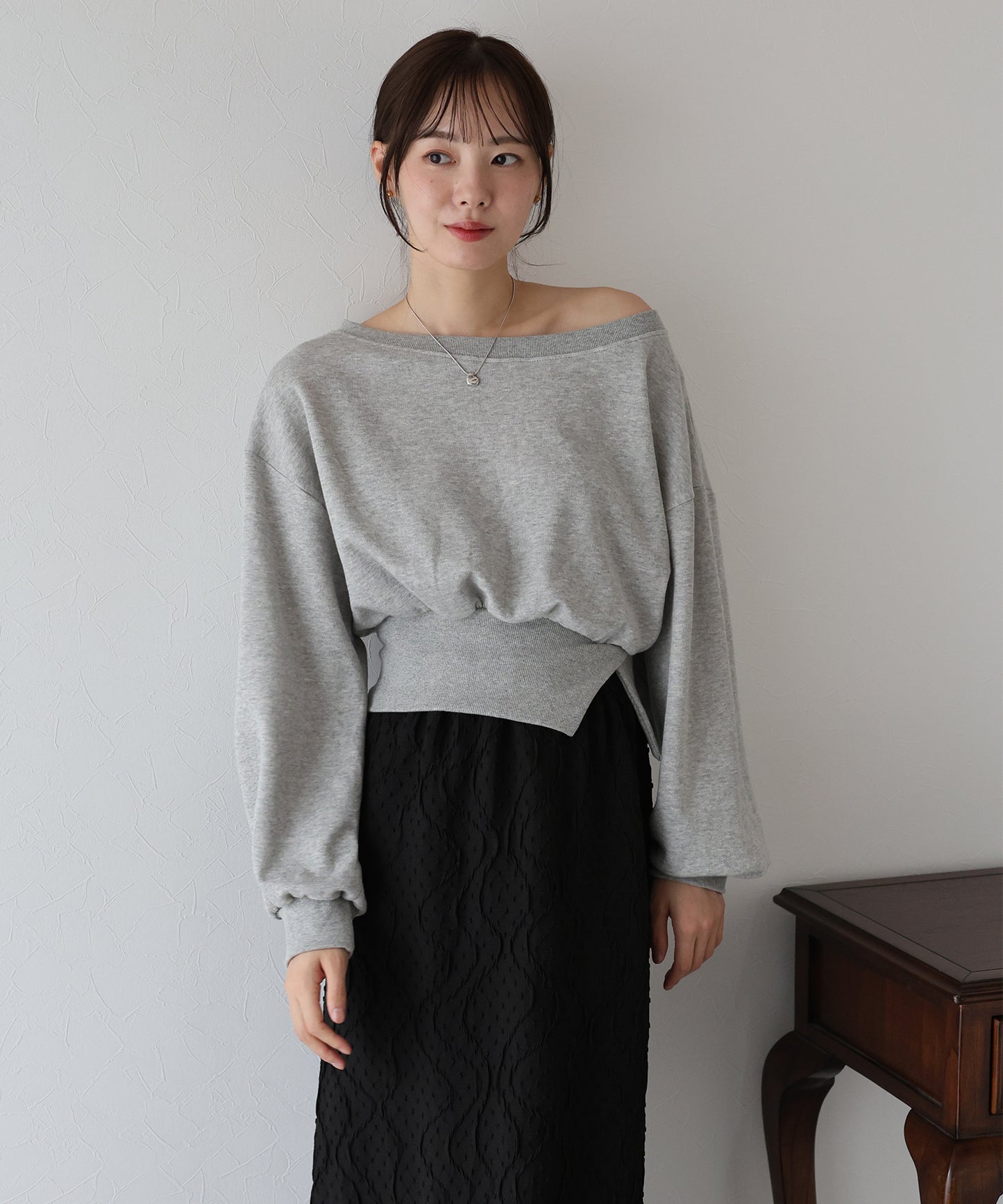 【早割5%OFF】オフショルダースウェット