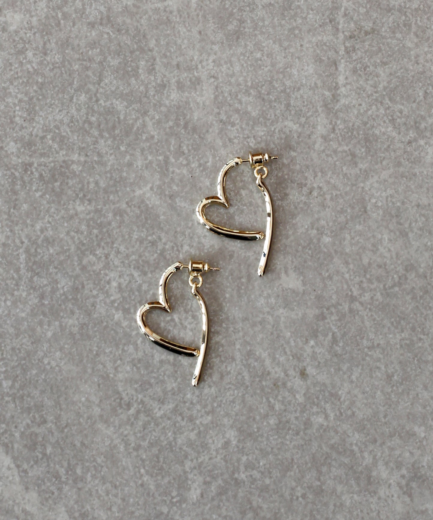 フープ風ハートピアス / ニッケルフリー【ネコポス】