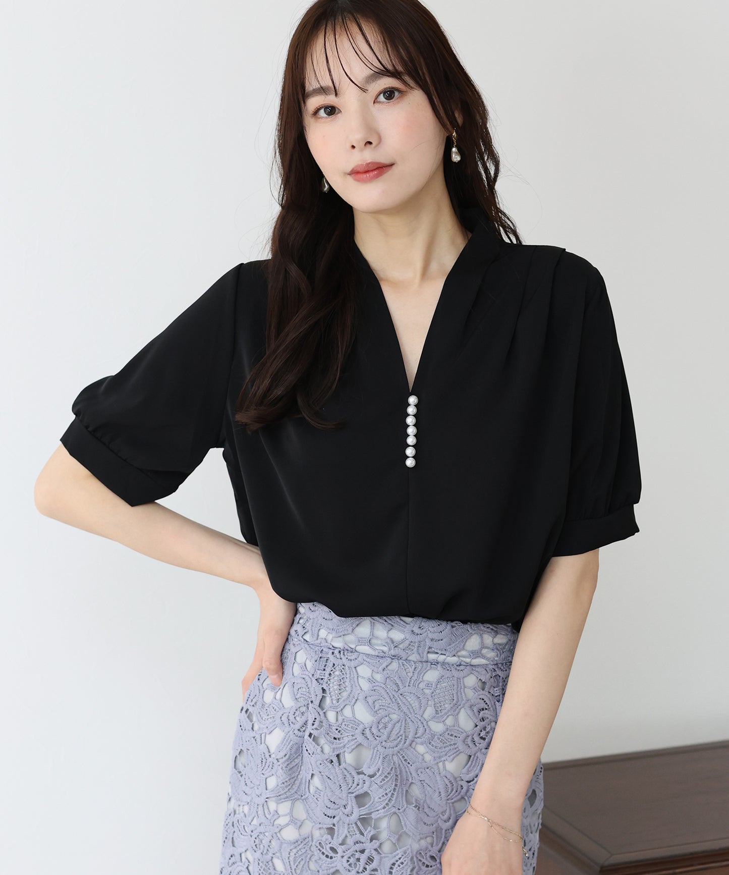 【SALE】パールラインVネックブラウス【ネコポス】