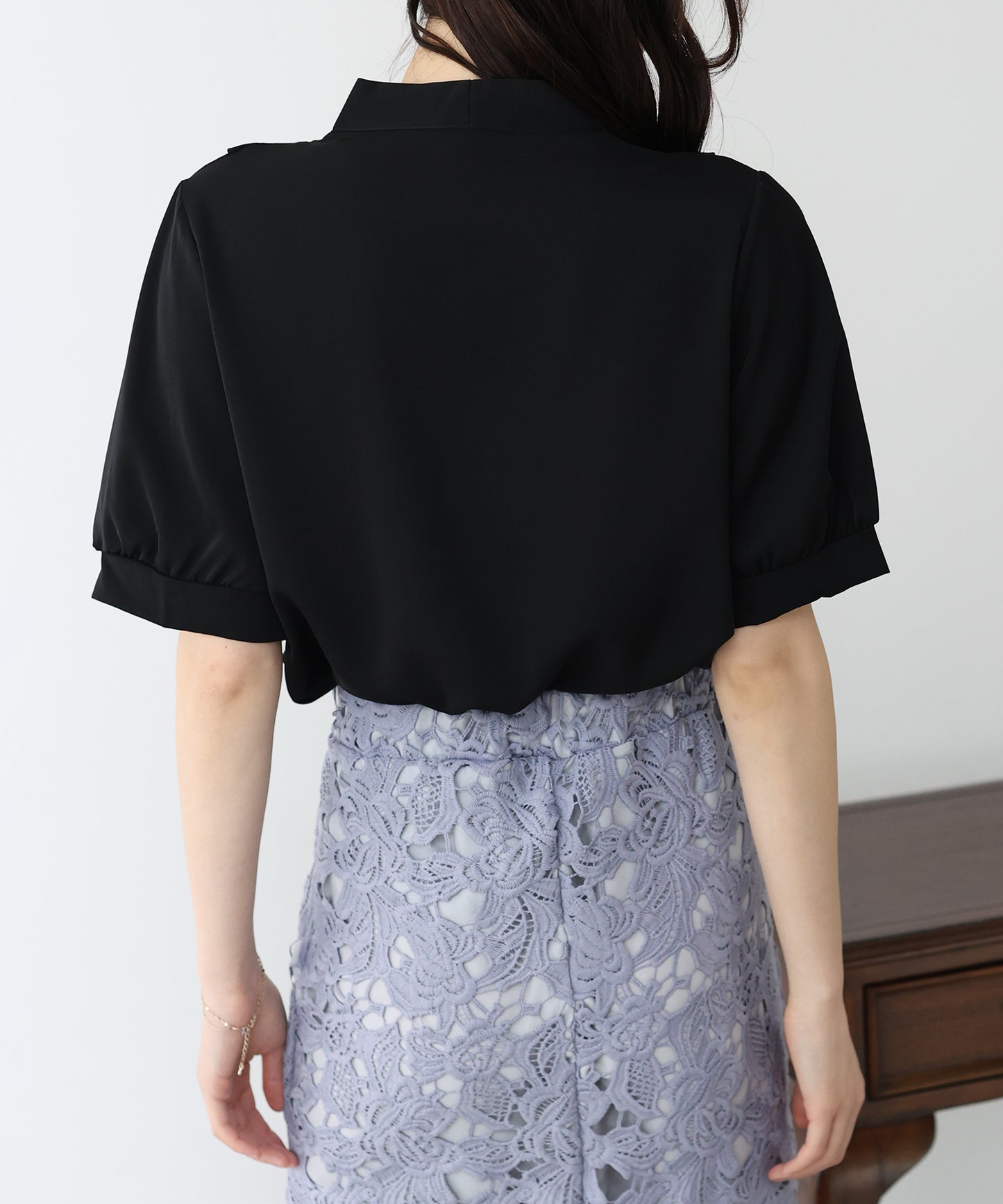 【SALE】パールラインVネックブラウス【ネコポス】