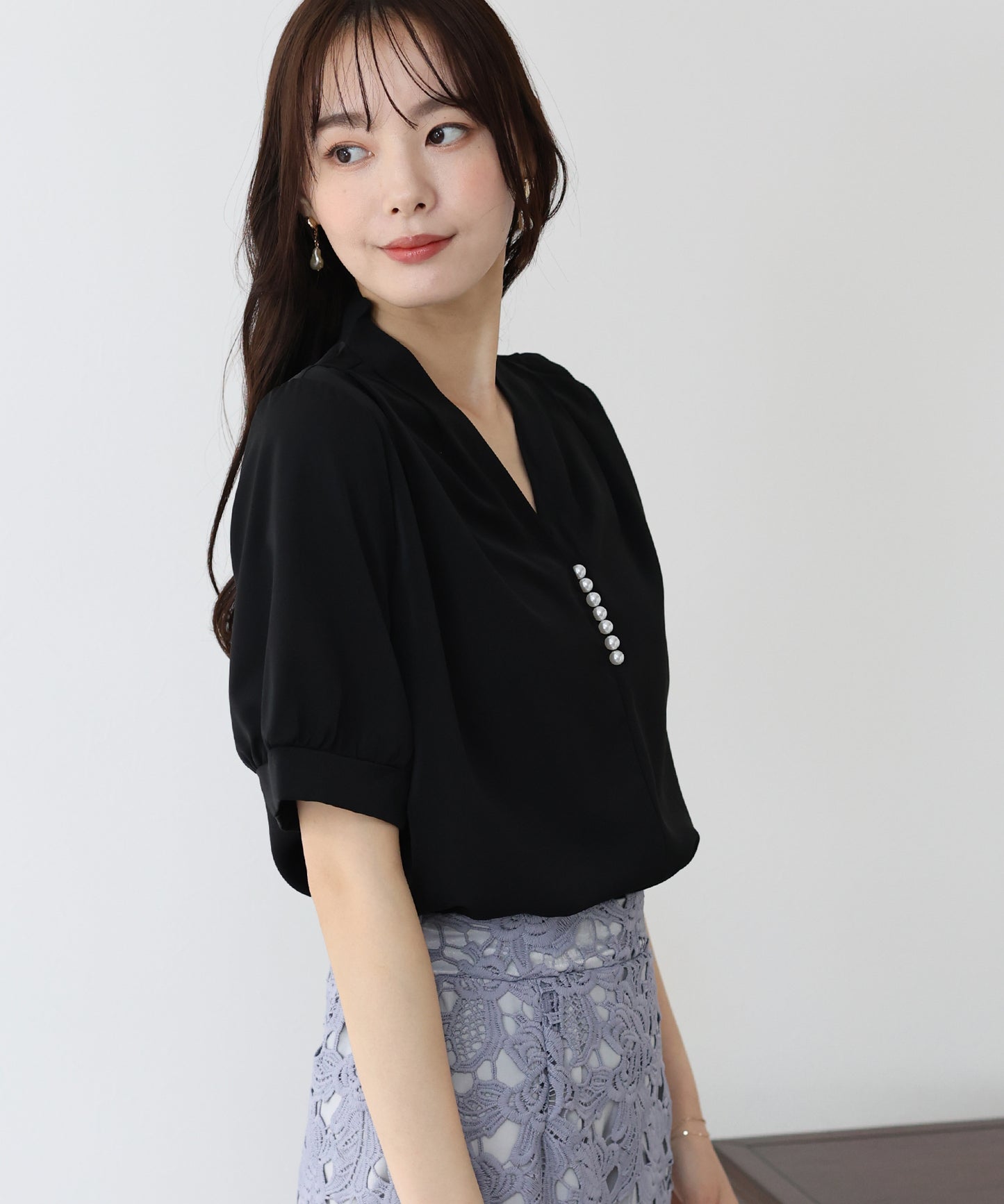 【SALE】パールラインVネックブラウス【ネコポス】