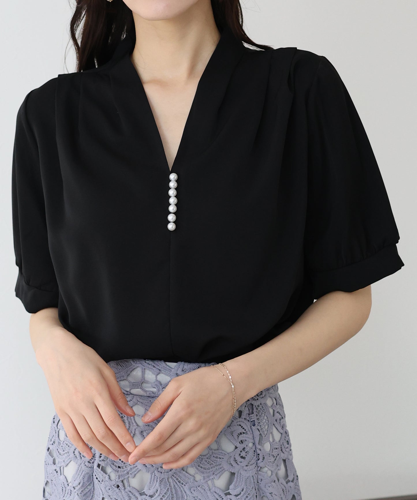 【SALE】パールラインVネックブラウス【ネコポス】