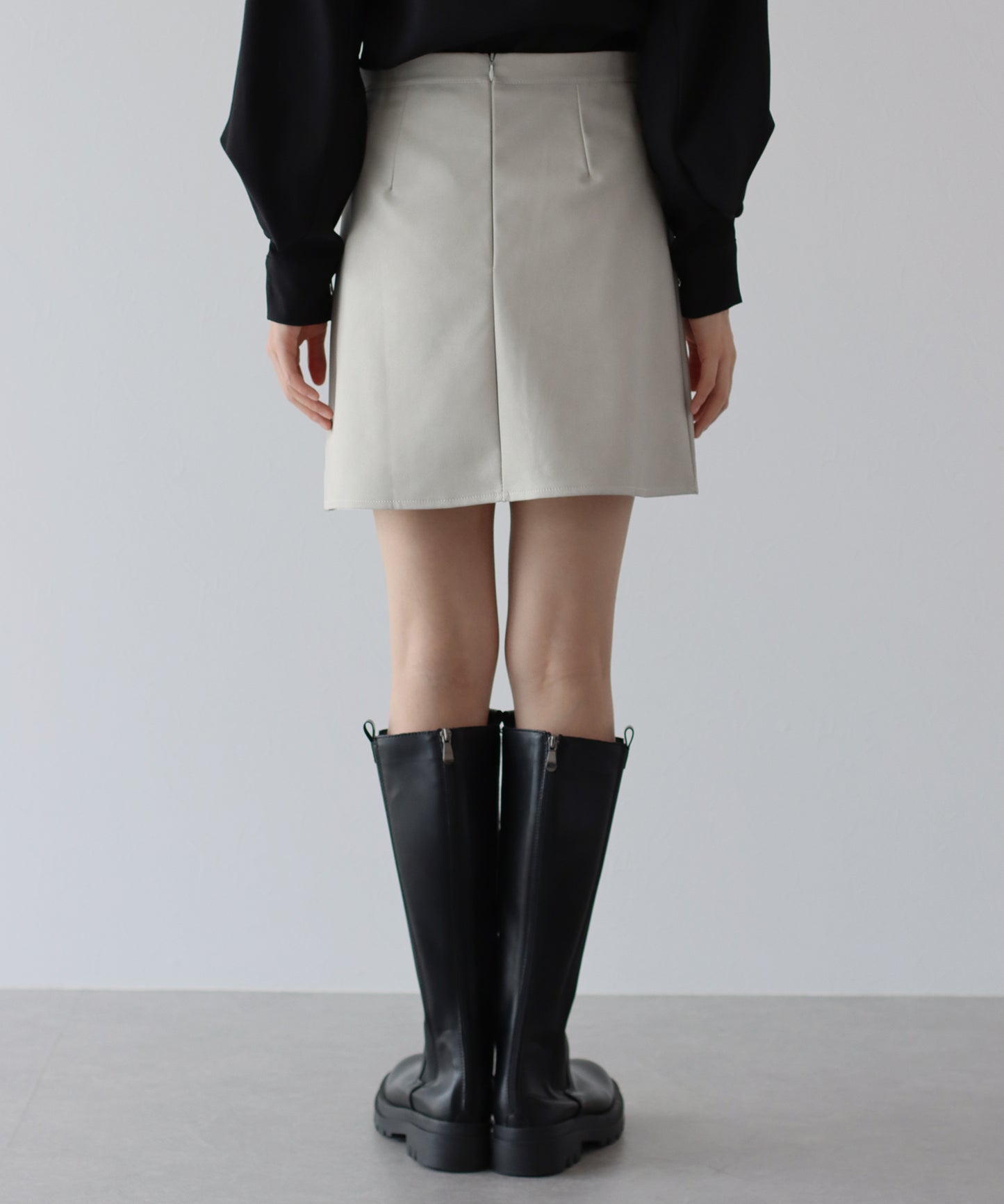 レザーミニスカート