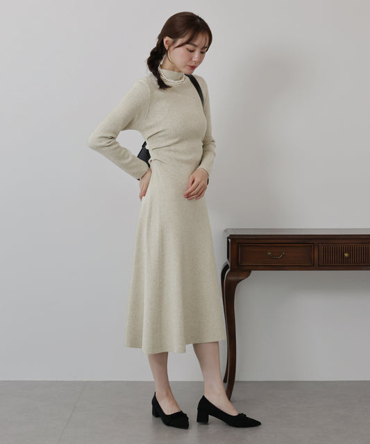 サイドタックニットワンピース