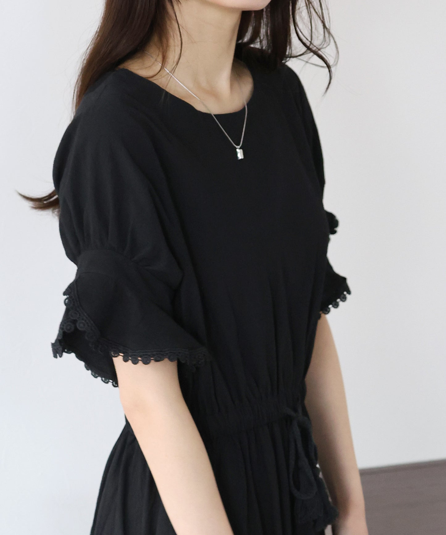 【SALE】袖レースドロストワンピース