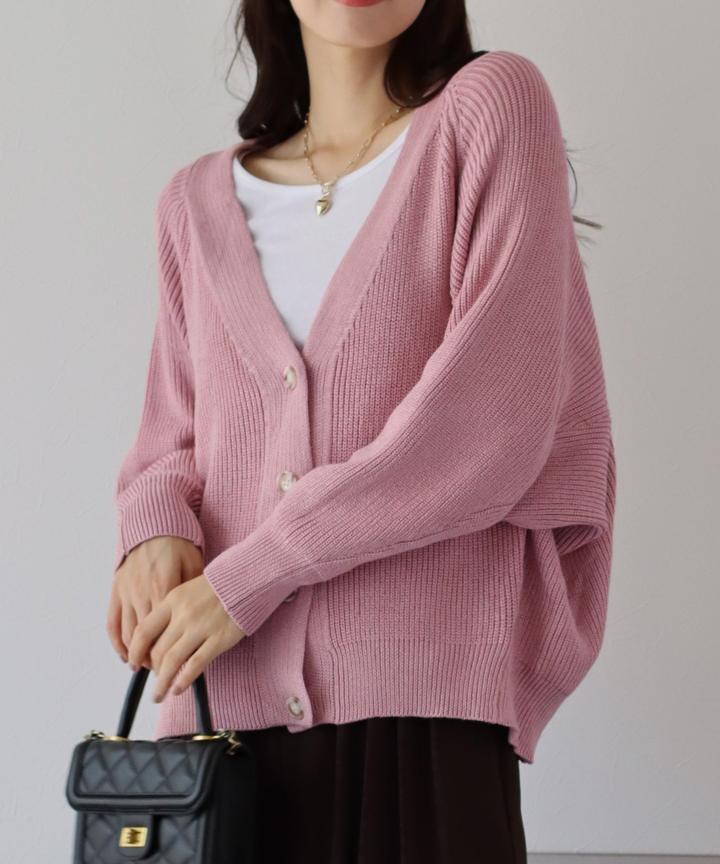 【SALE】なめらかざっくりVネックカーディガン