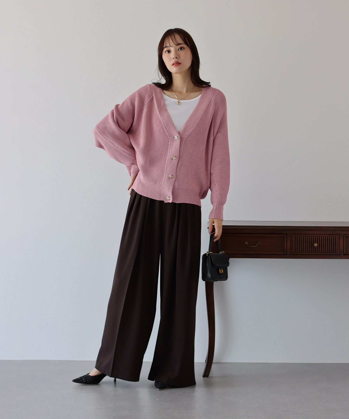 【SALE】なめらかざっくりVネックカーディガン