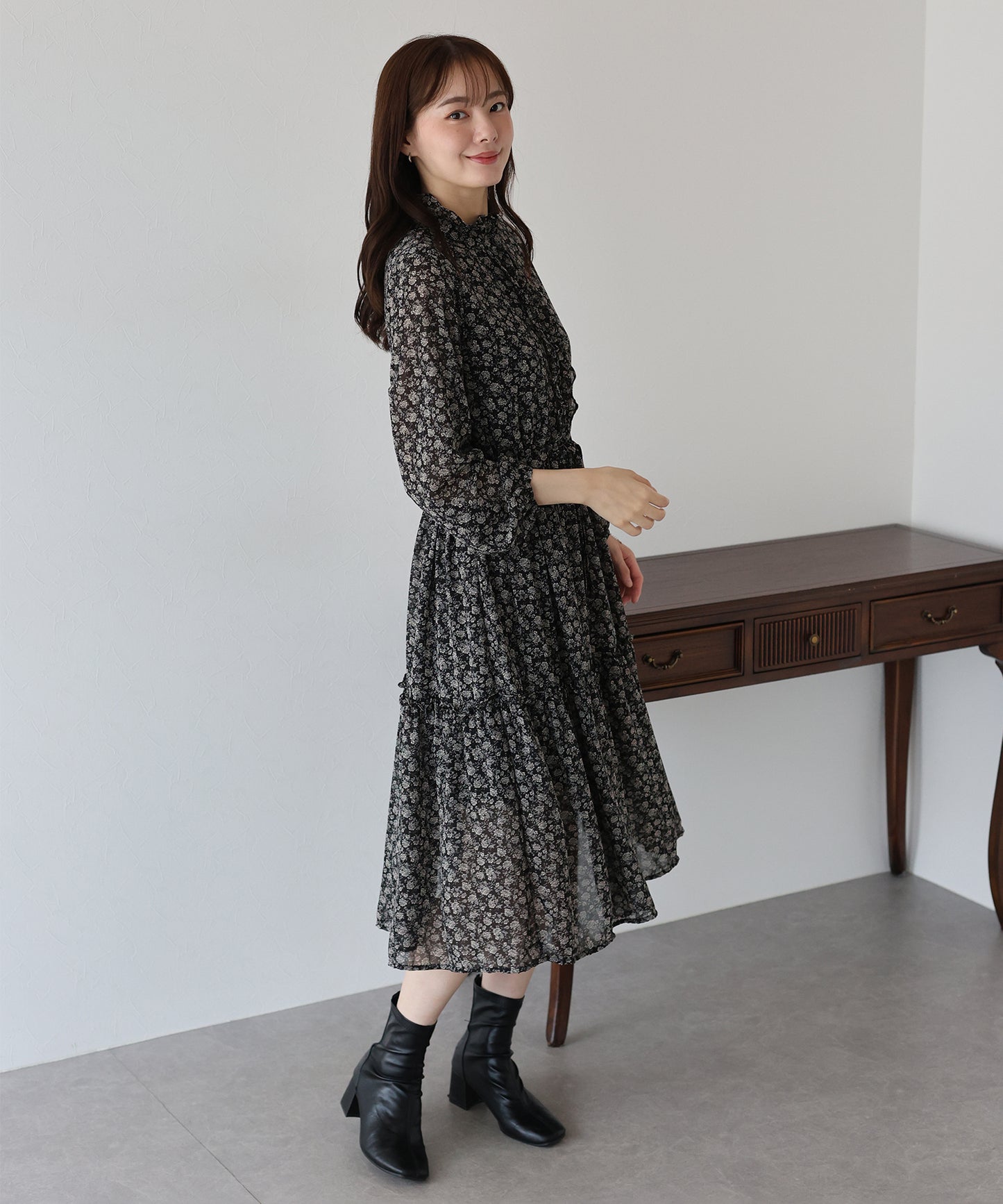 【早割5%OFF】フロントフリルワンピース